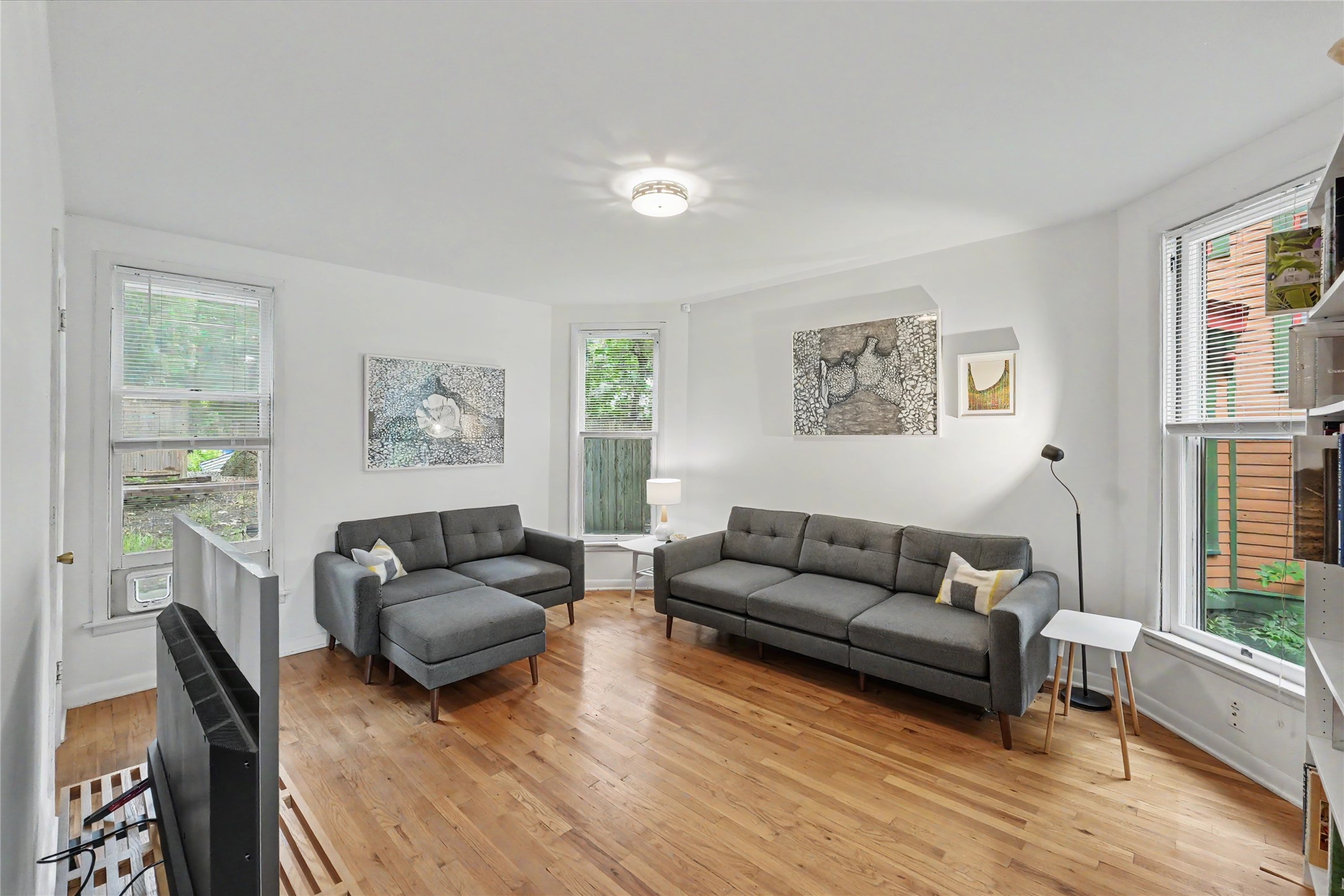 663 19th Street Property Photo 5