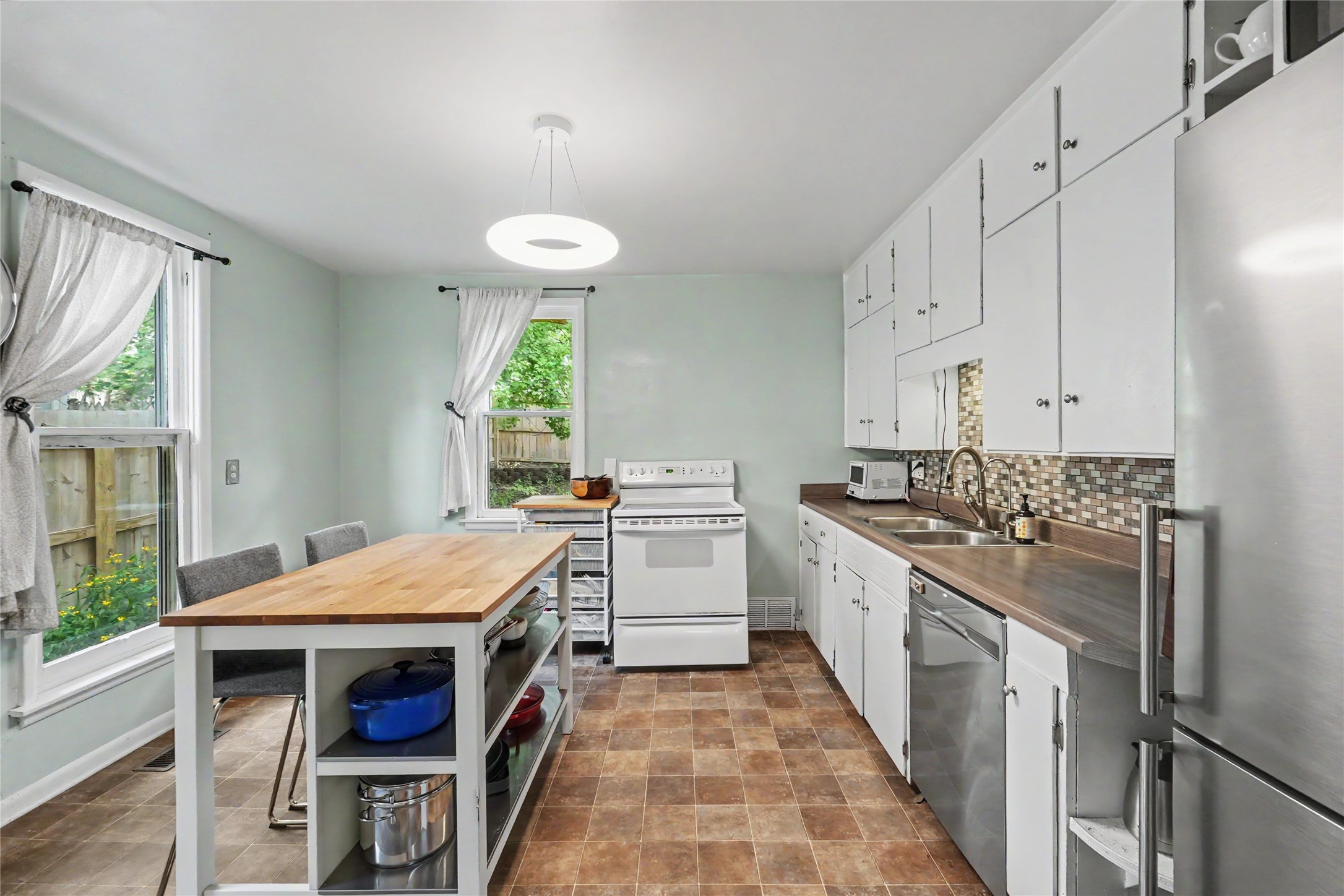 663 19th Street Property Photo 6