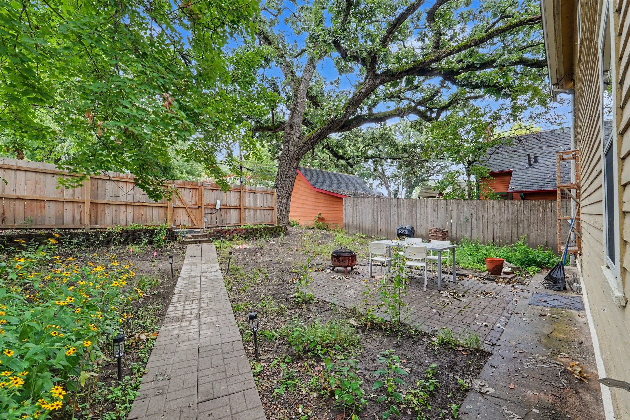 663 19th Street Property Photo 11
