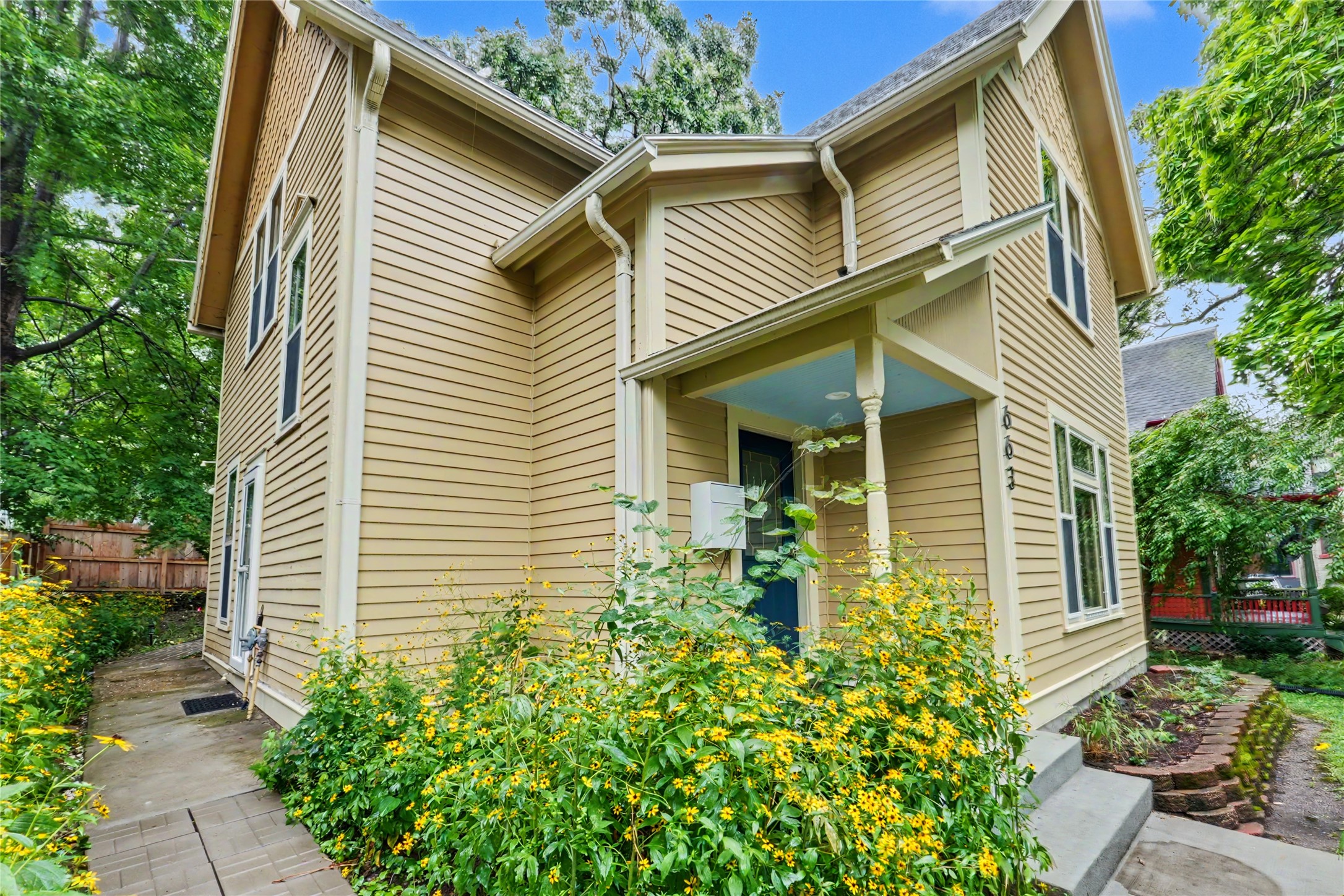 663 19th Street Property Photo 12