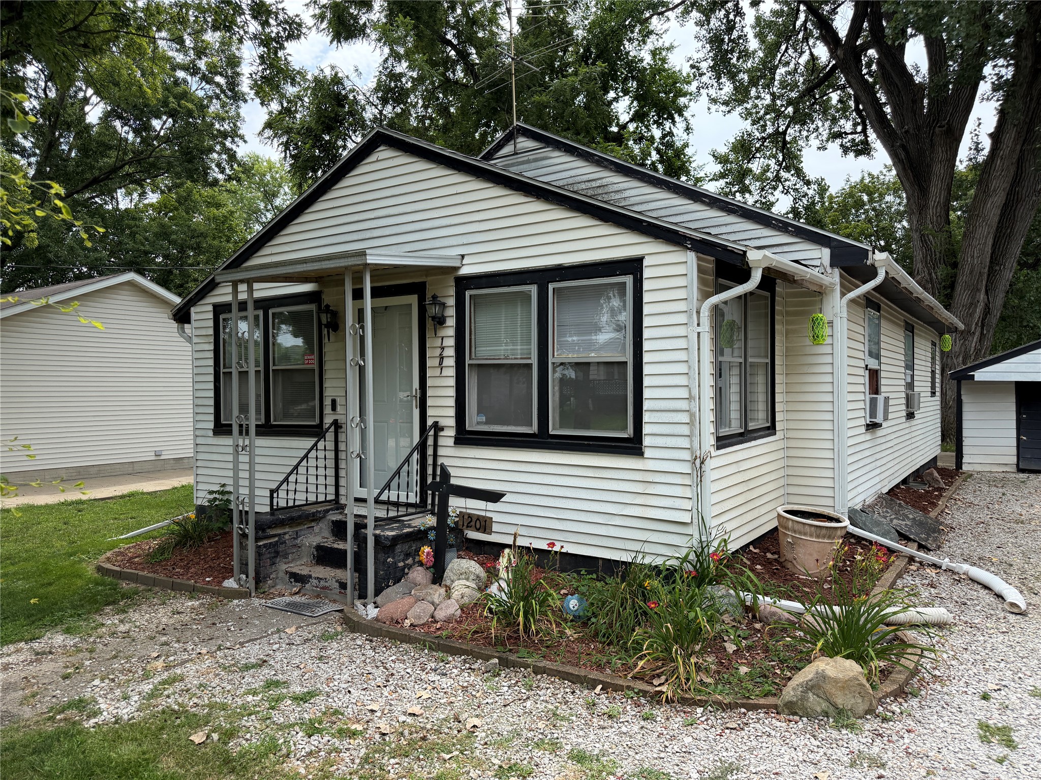 1201 E Kirkwood Avenue Property Photo 1