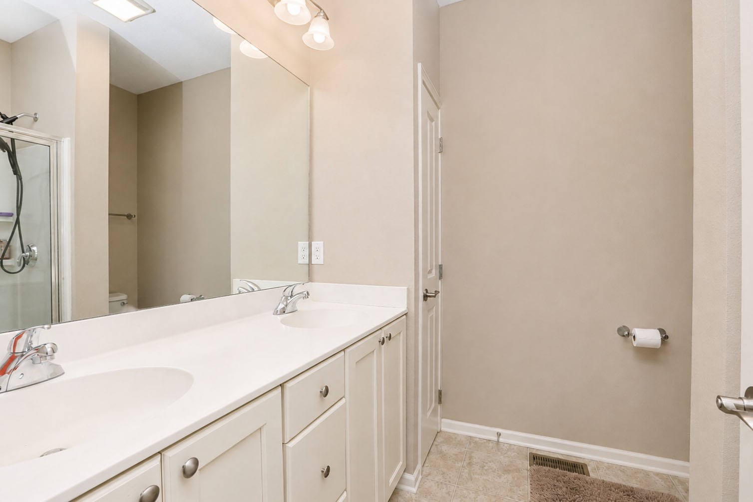 1125 Juniper Drive Property Photo 8