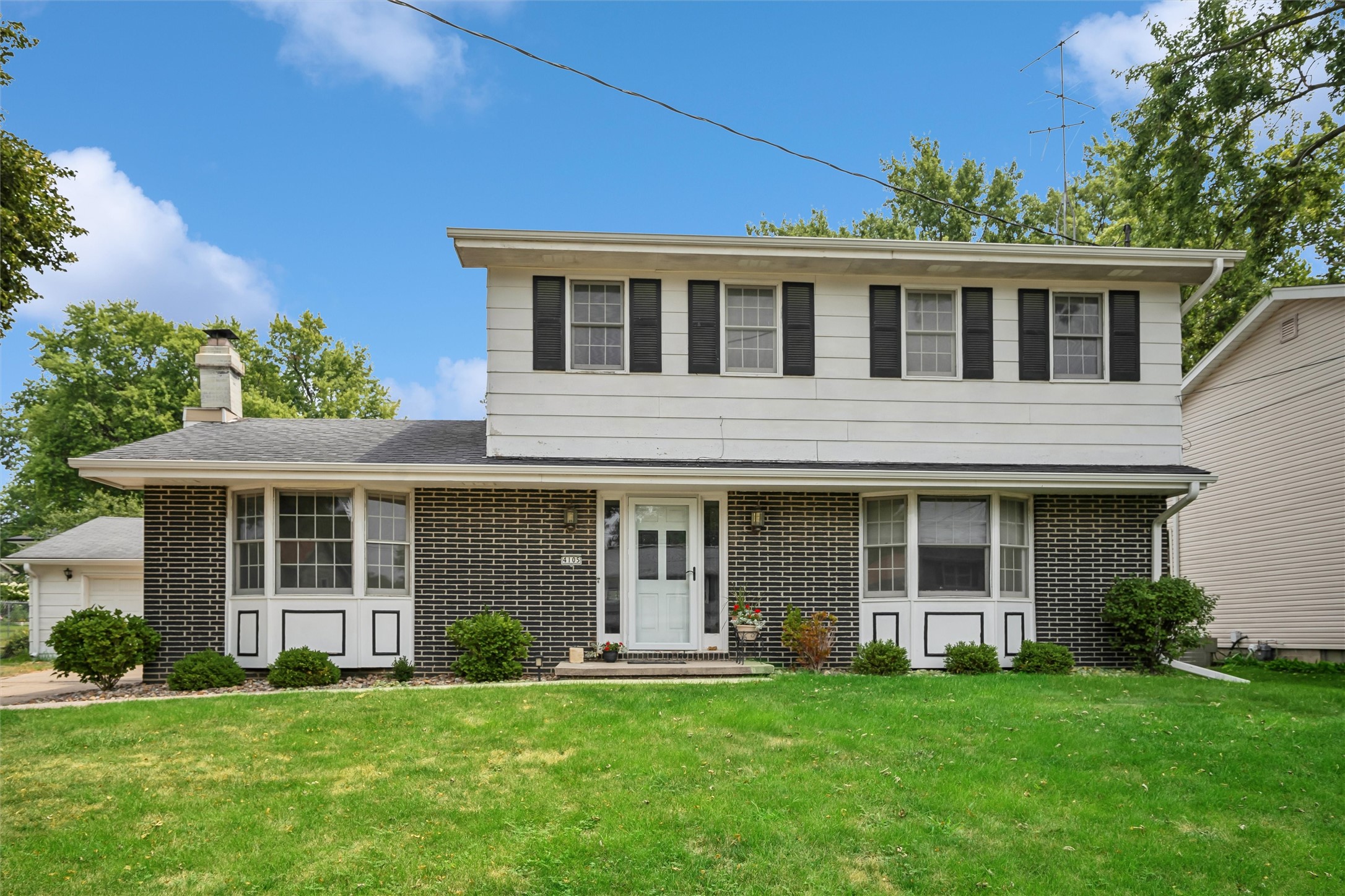 4105 73rd Place Property Photo 1
