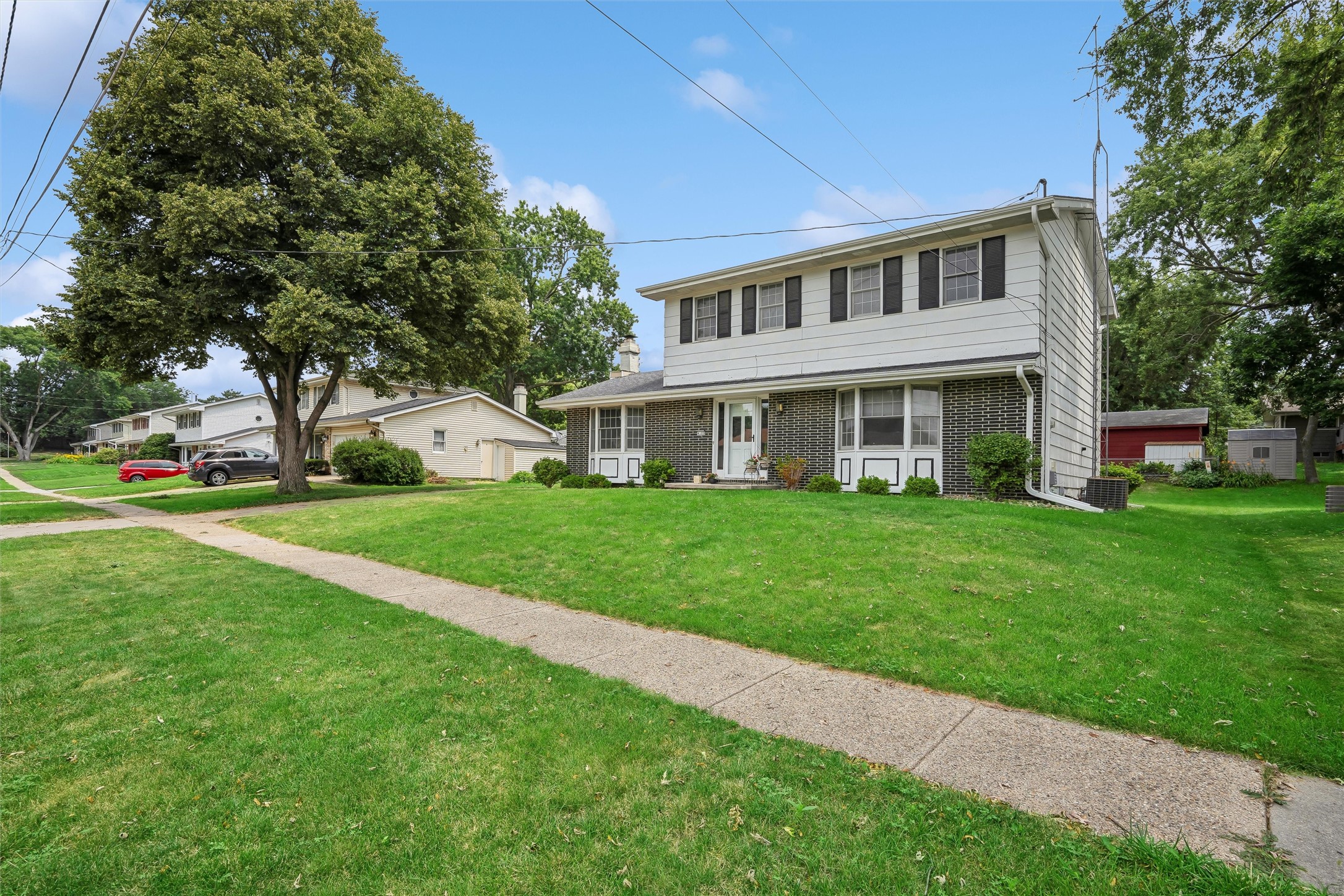 4105 73rd Place Property Photo 2