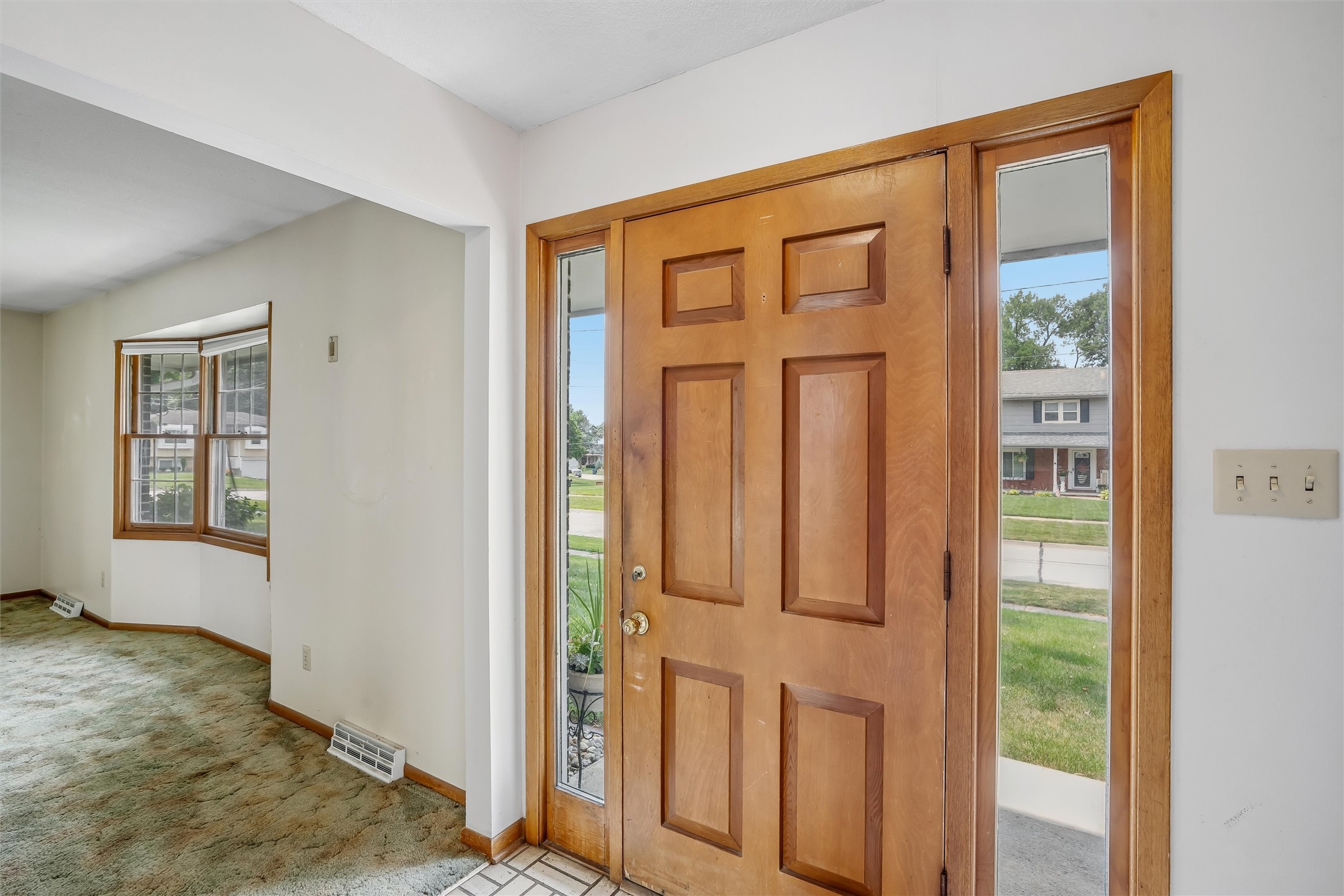 4105 73rd Place Property Photo 4