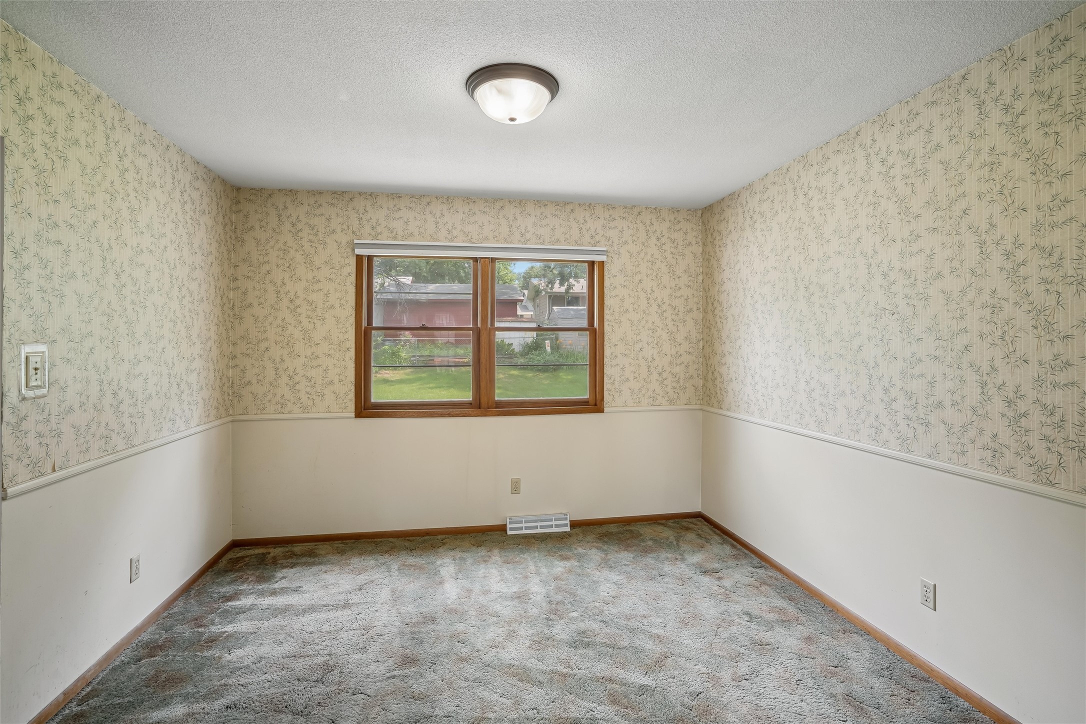4105 73rd Place Property Photo 9