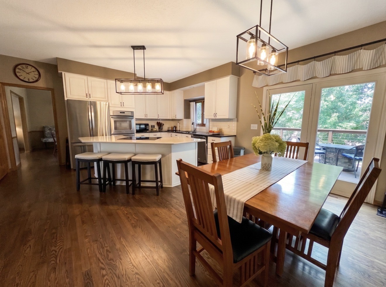 12925 Lincoln Avenue Property Photo 8
