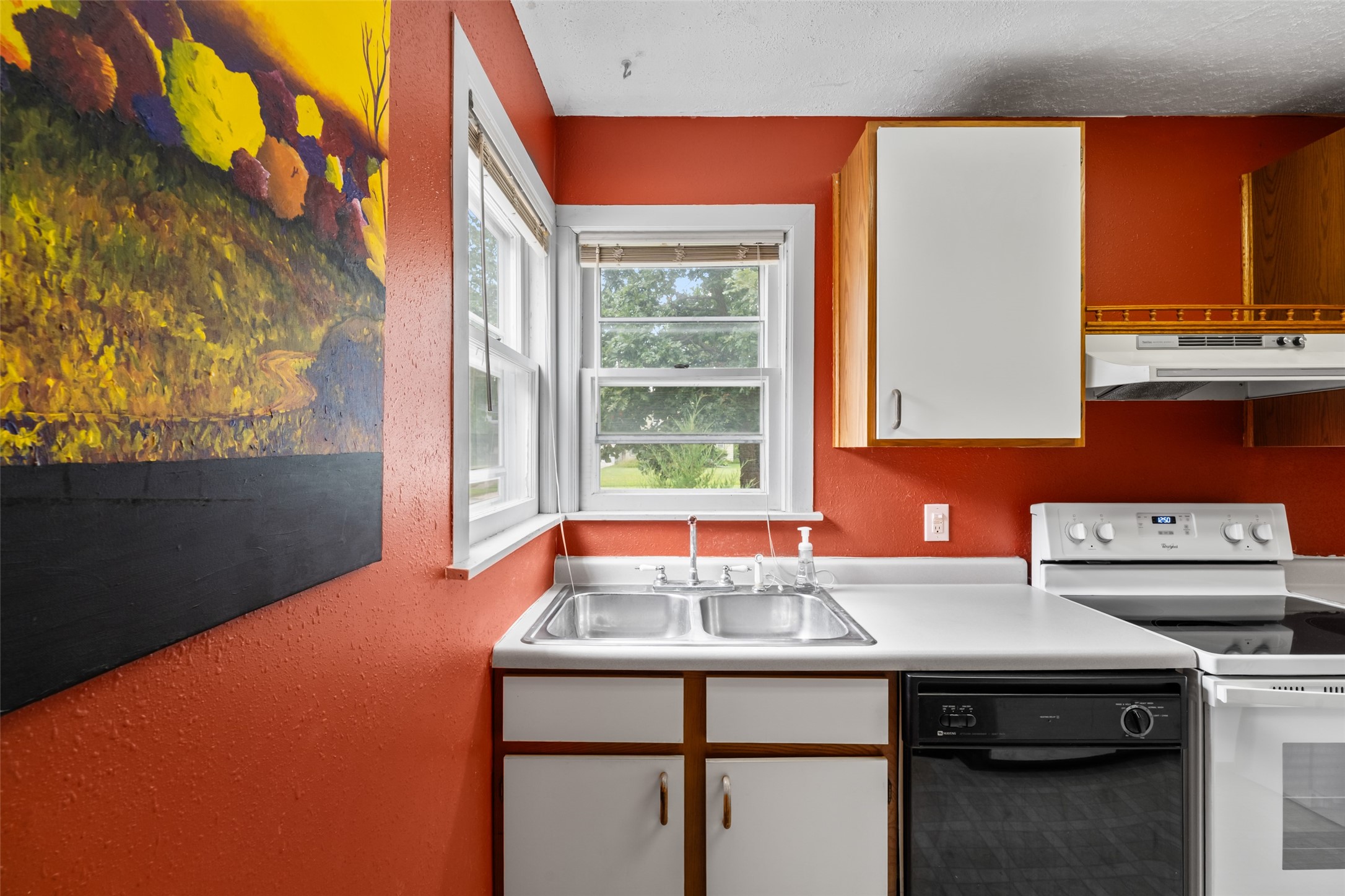 926 Duff Avenue Property Photo 3