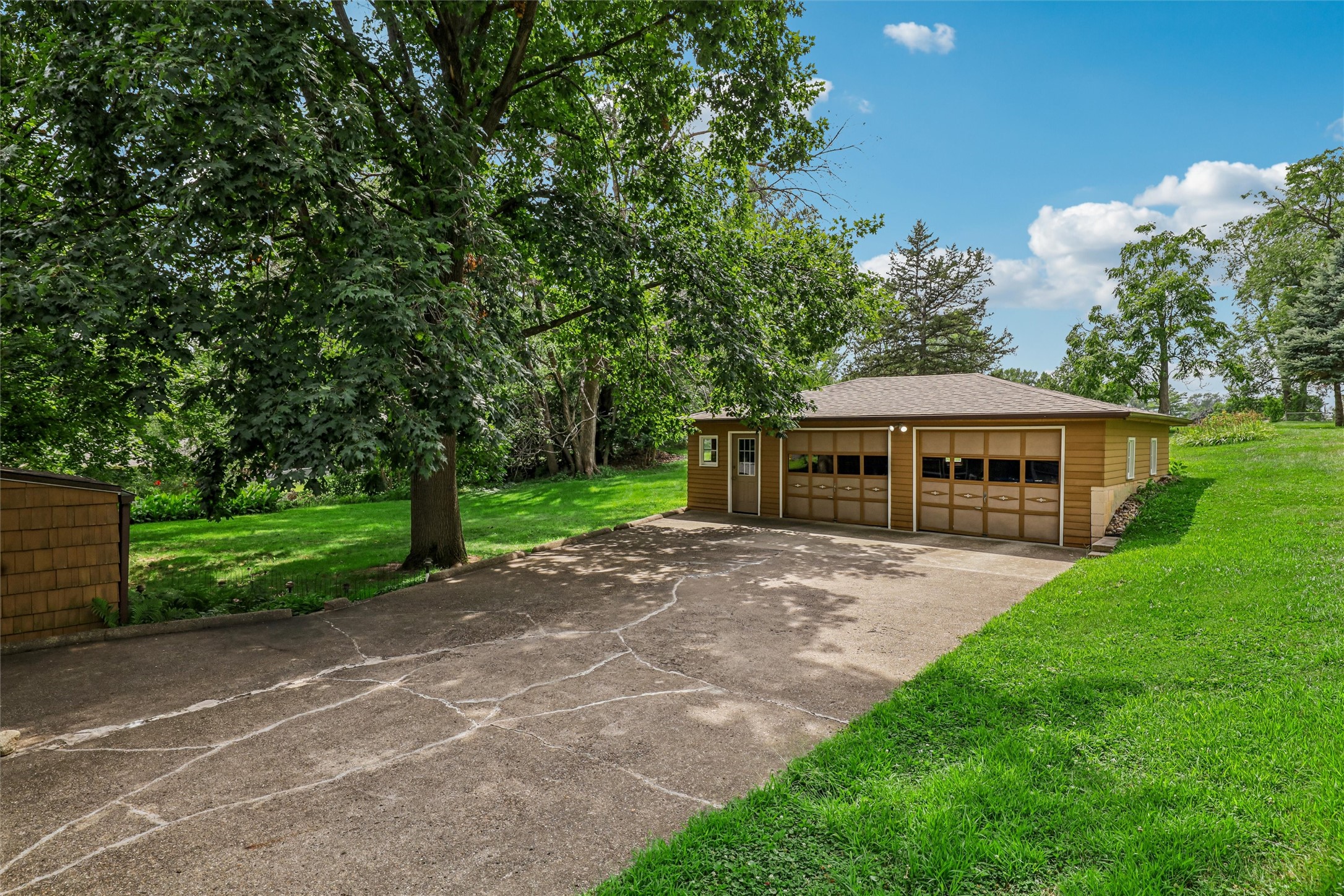 3110 70th Street Property Photo 2
