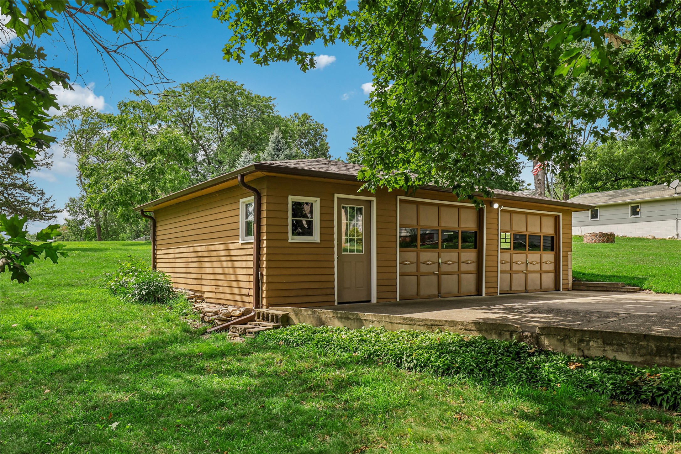 3110 70th Street Property Photo 5