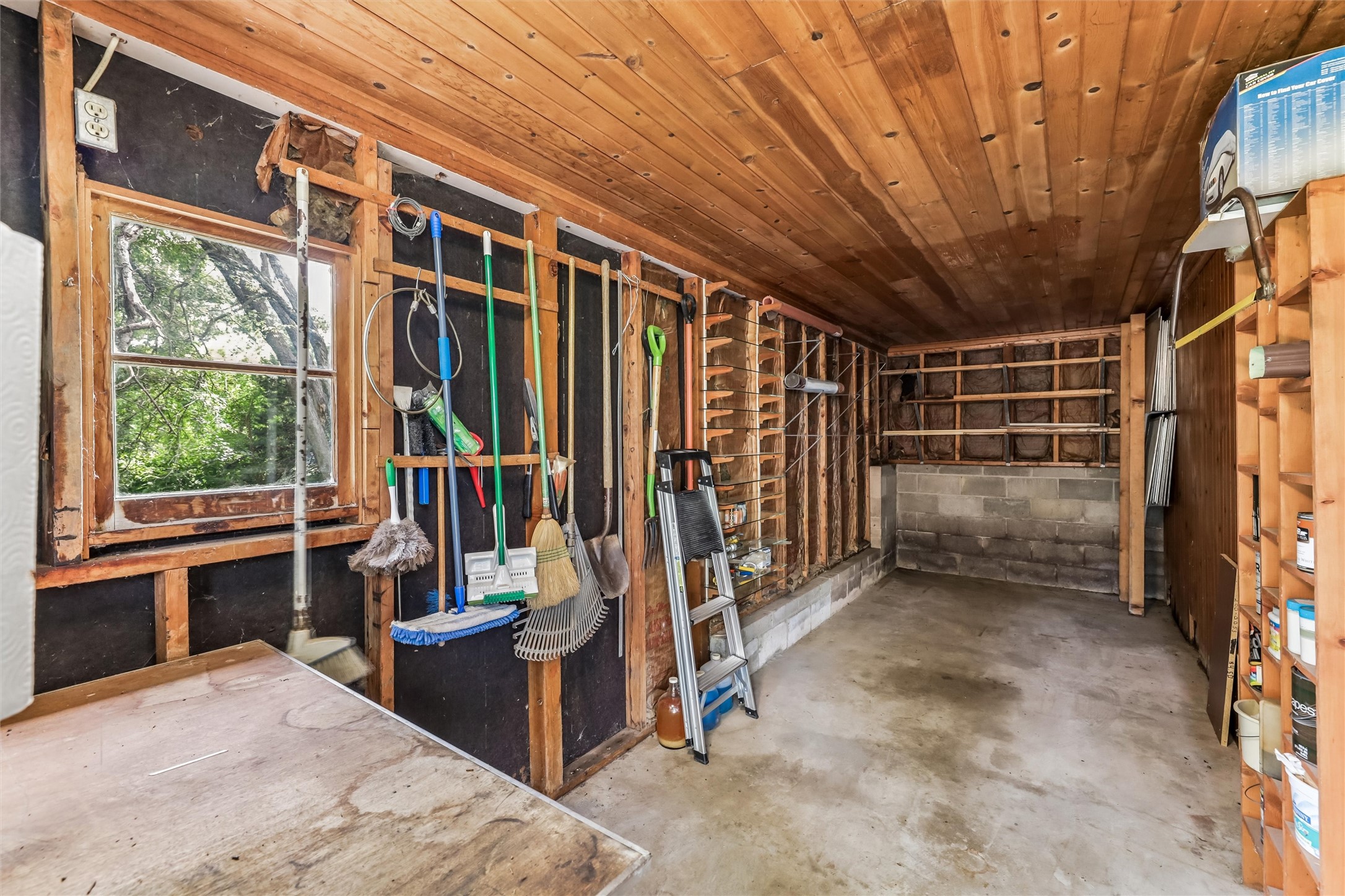 3110 70th Street Property Photo 6