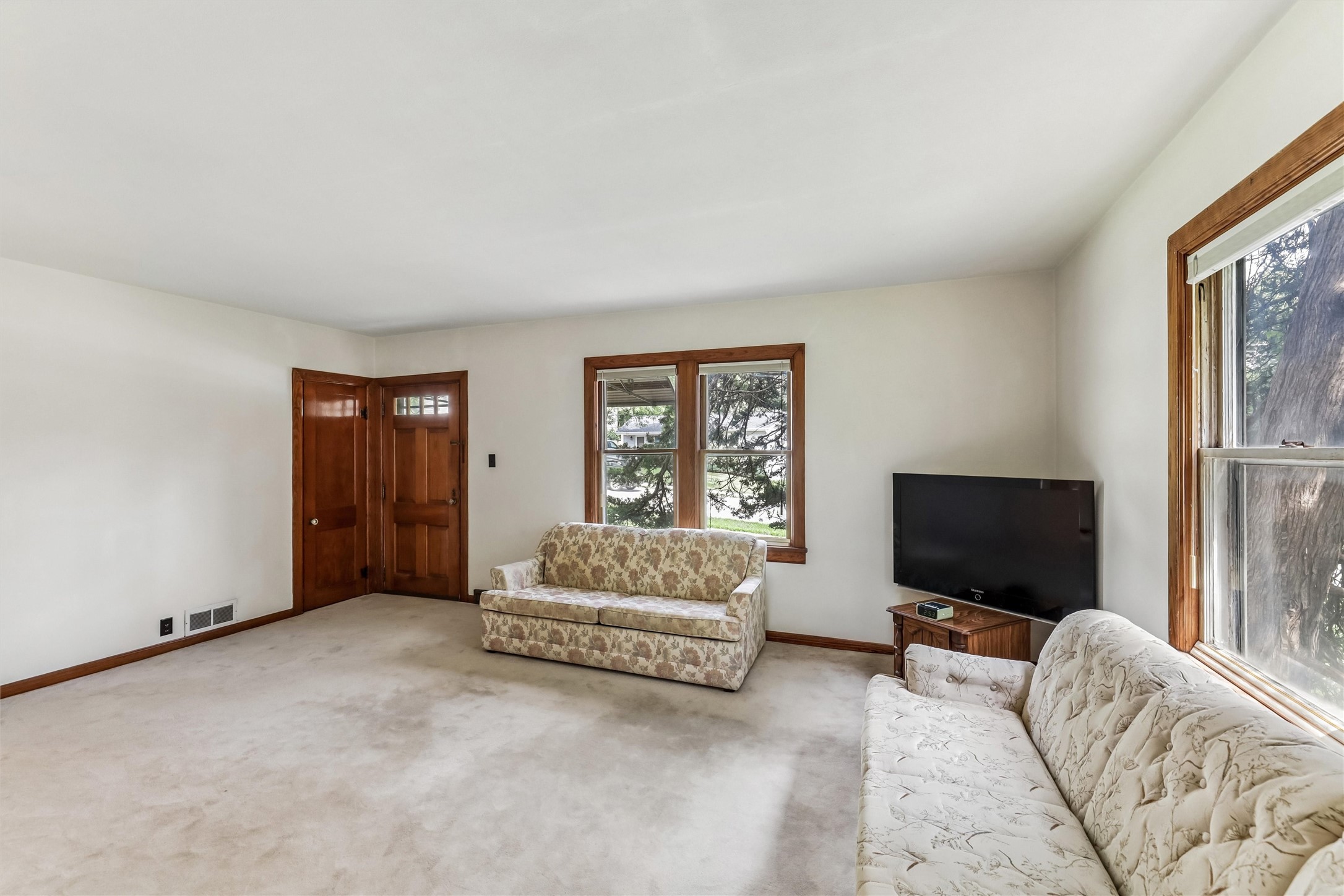 3110 70th Street Property Photo 9