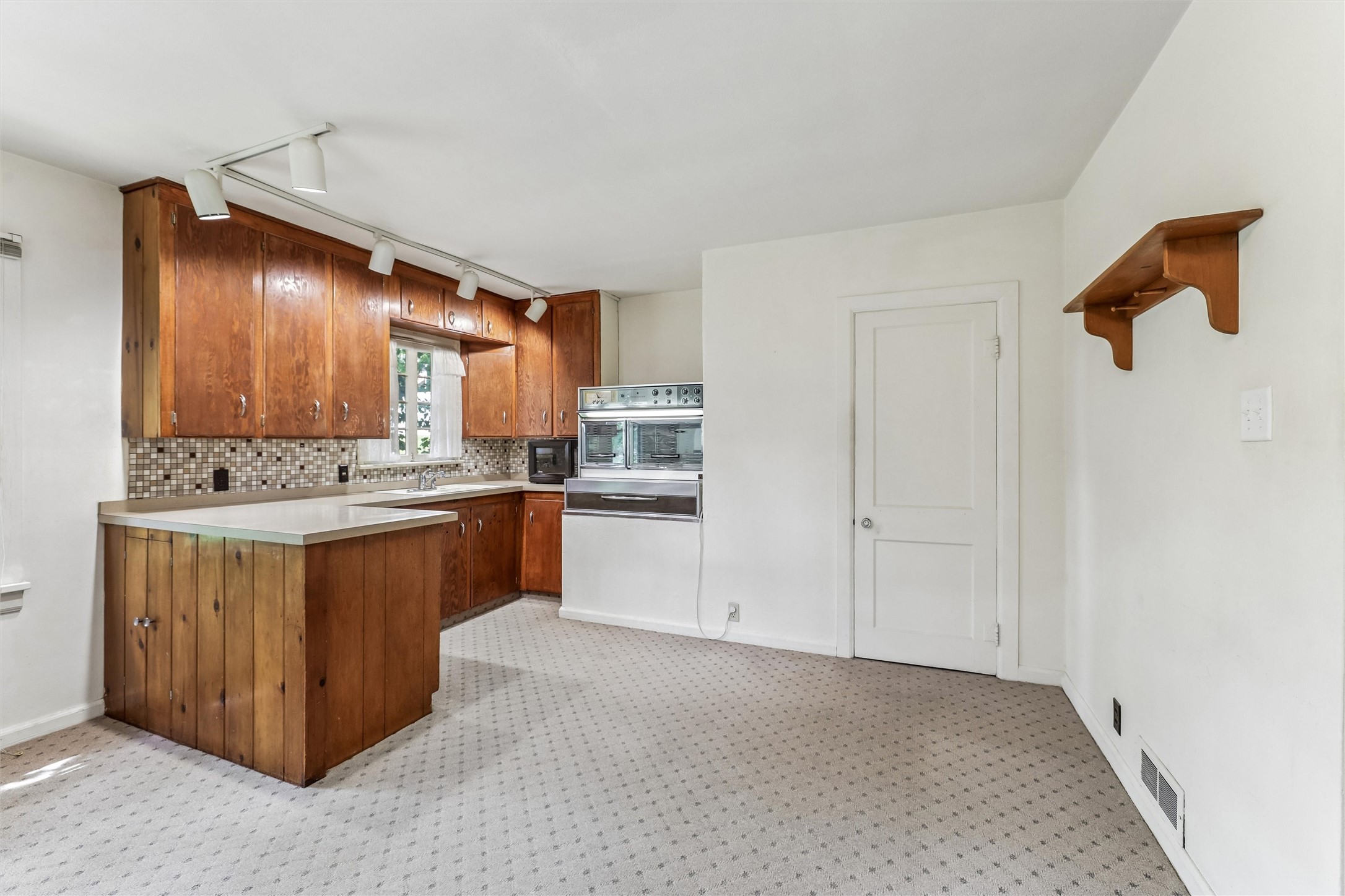 3110 70th Street Property Photo 11