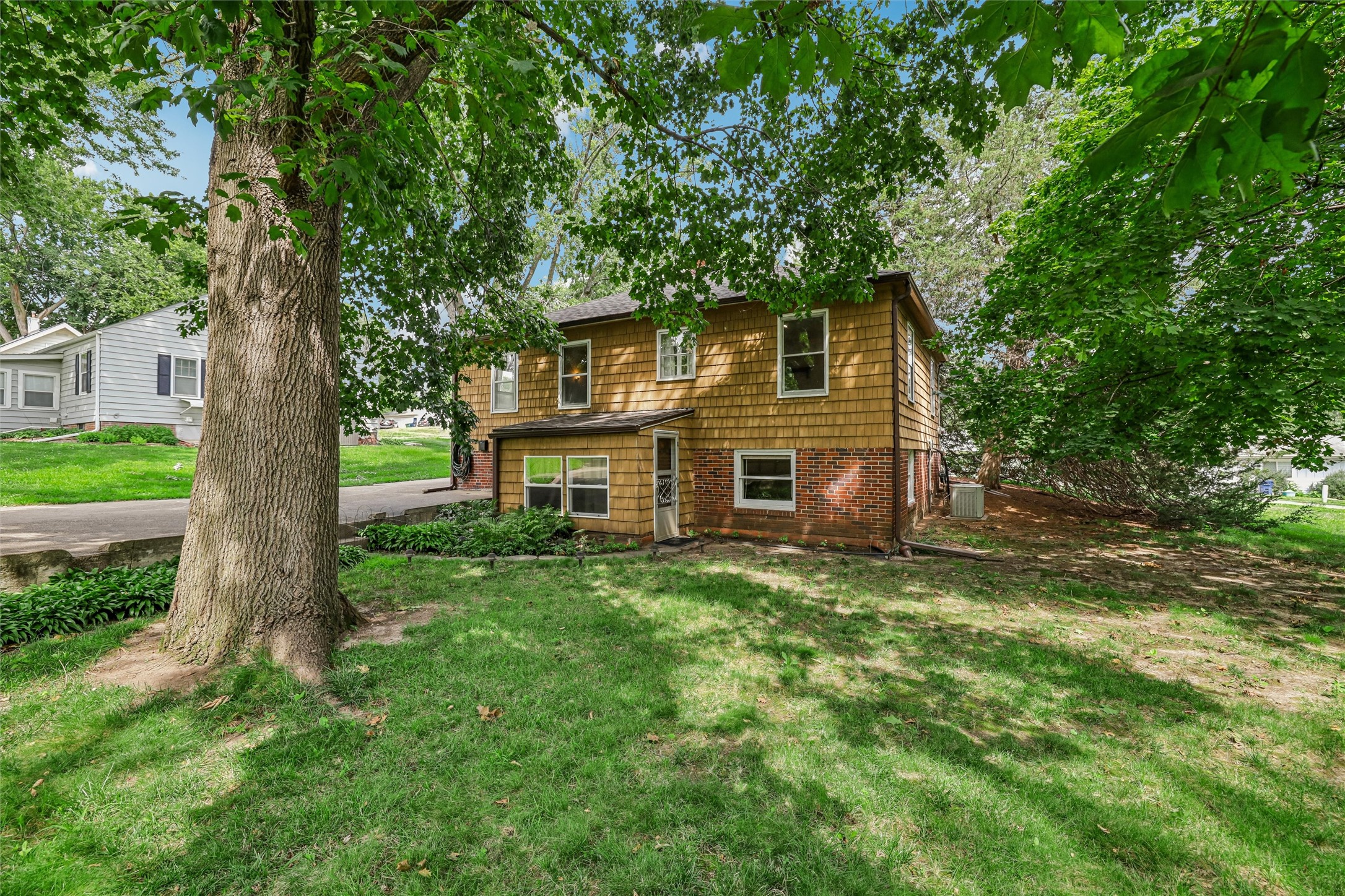3110 70th Street Property Photo 27