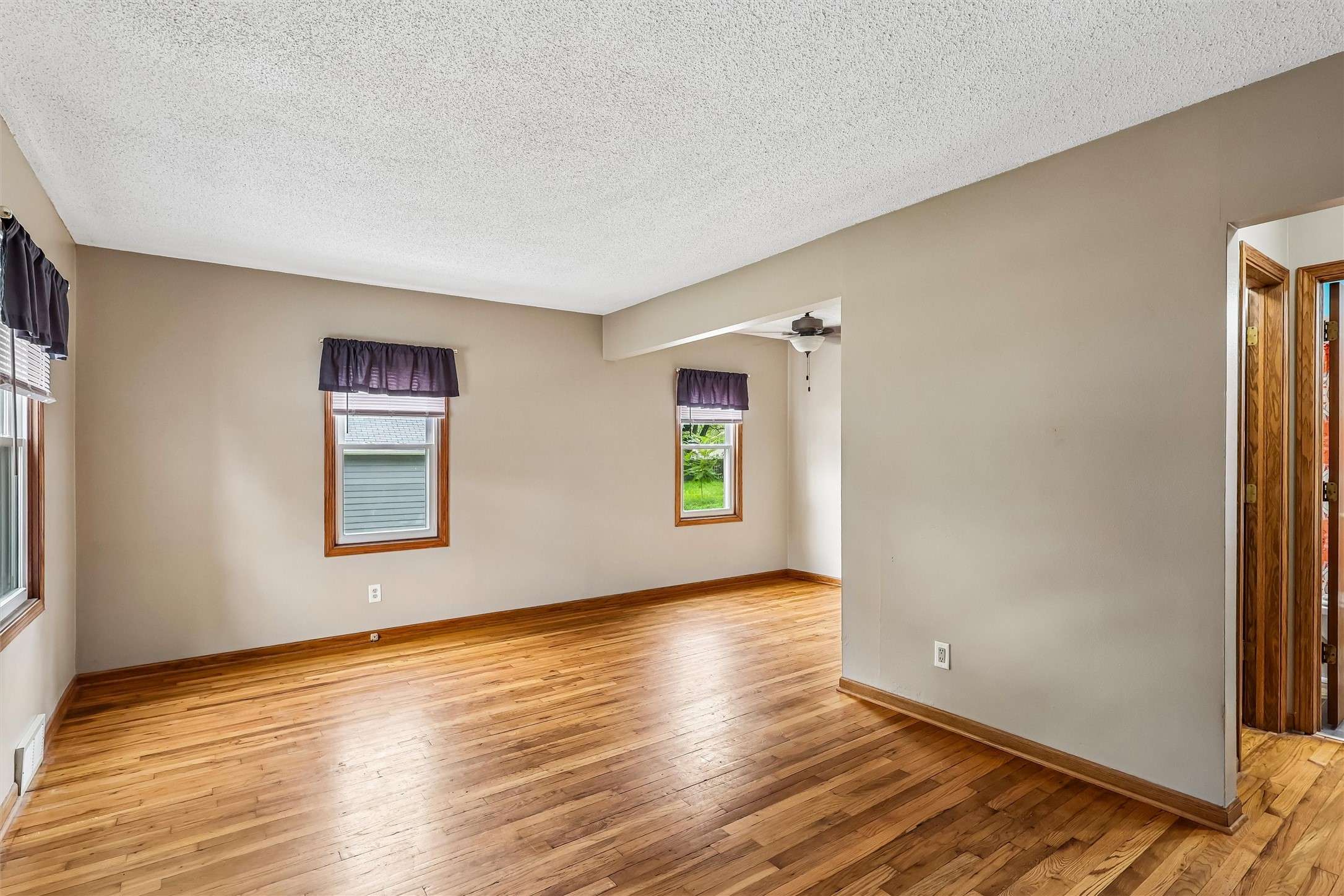 1112 Lewis Avenue Property Photo 3