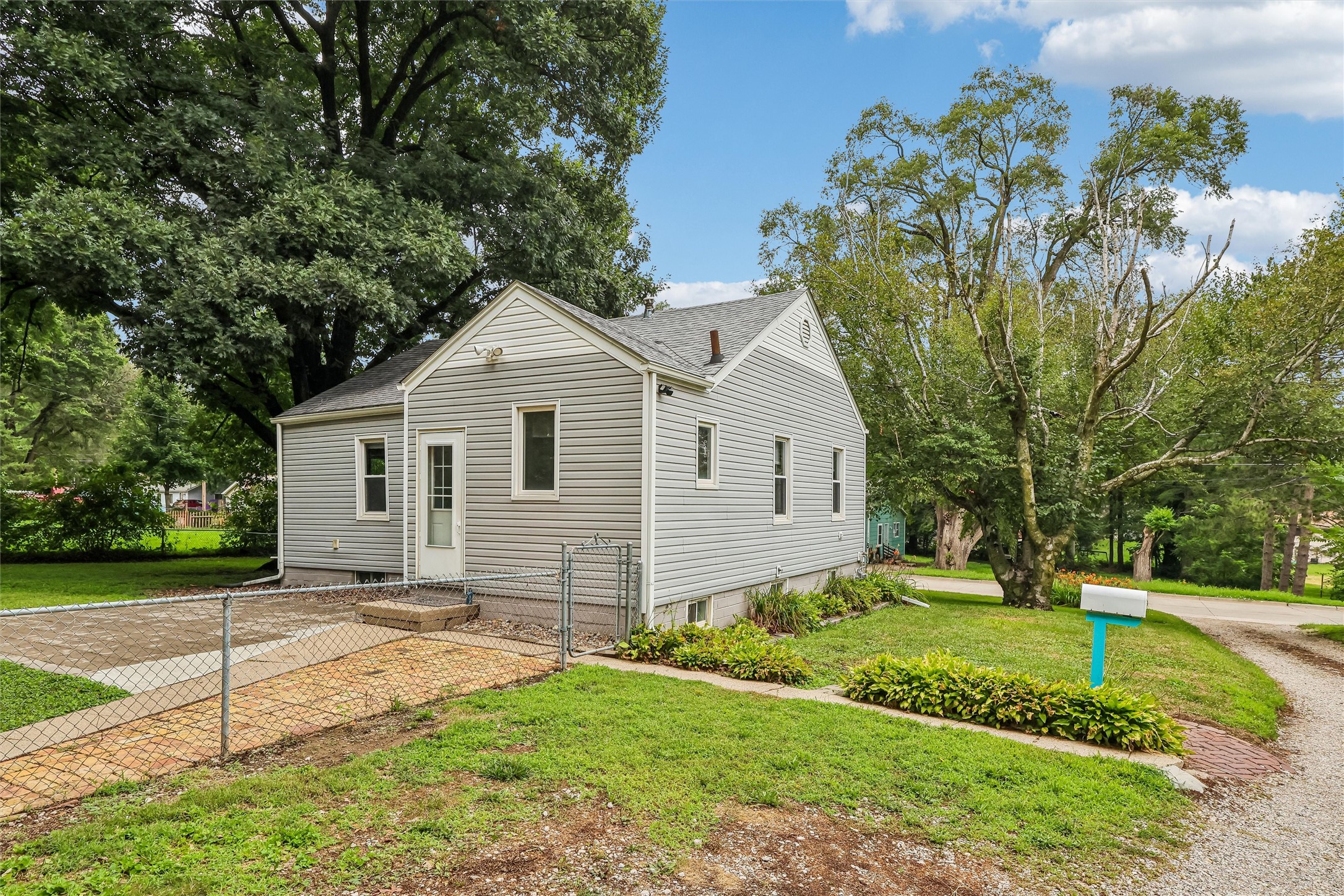 1112 Lewis Avenue Property Photo 12