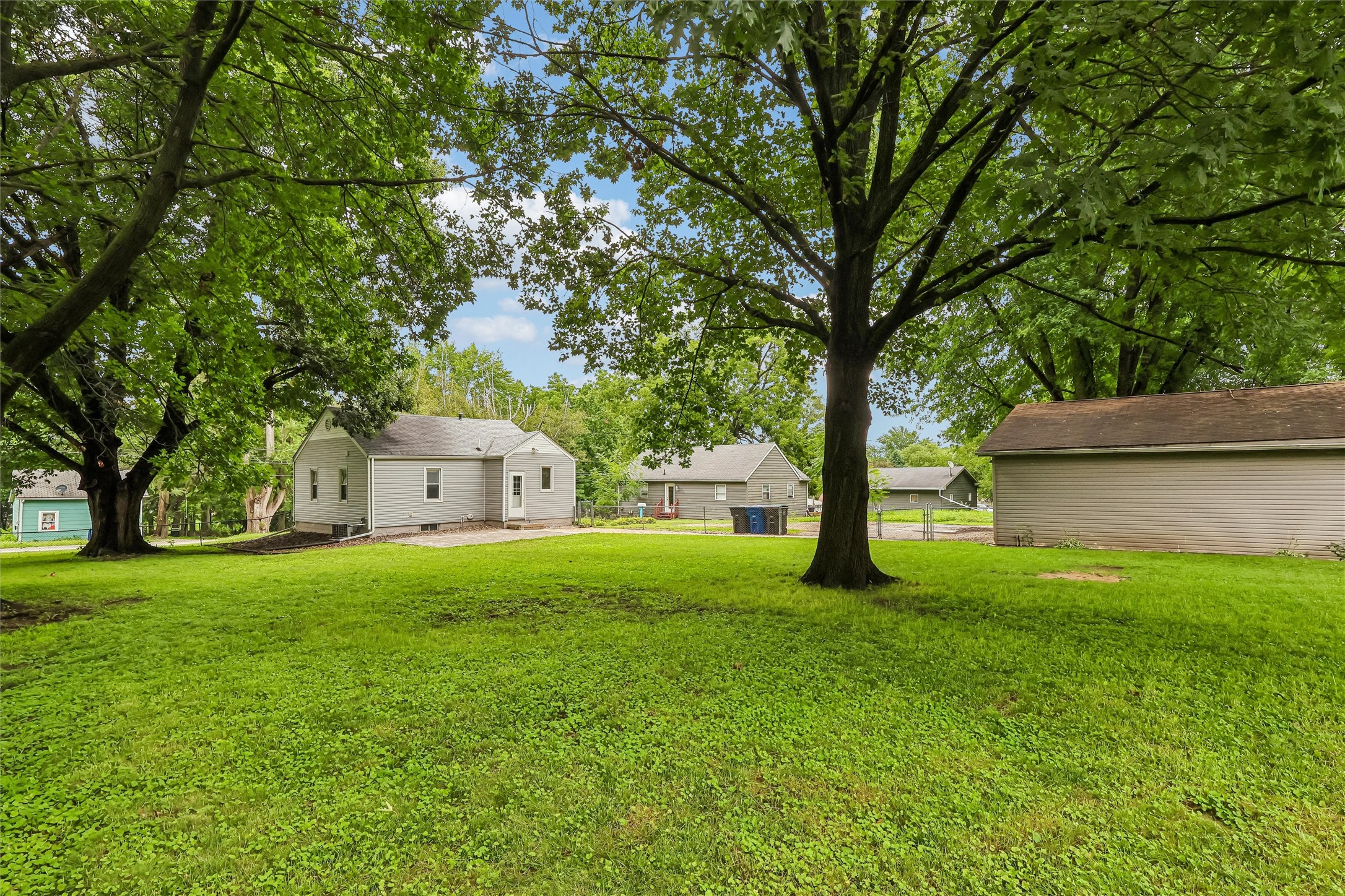1112 Lewis Avenue Property Photo 13