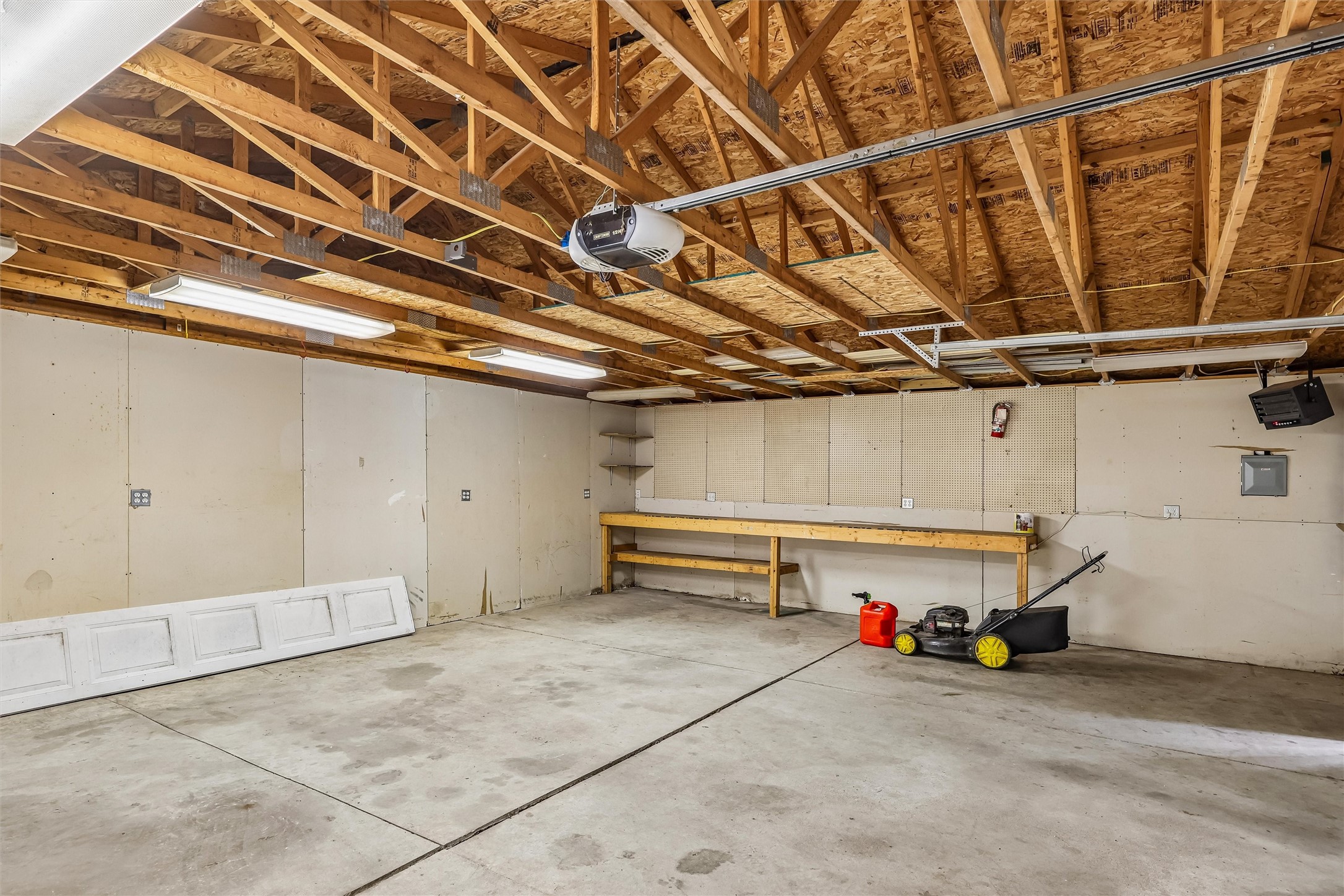 1112 Lewis Avenue Property Photo 15