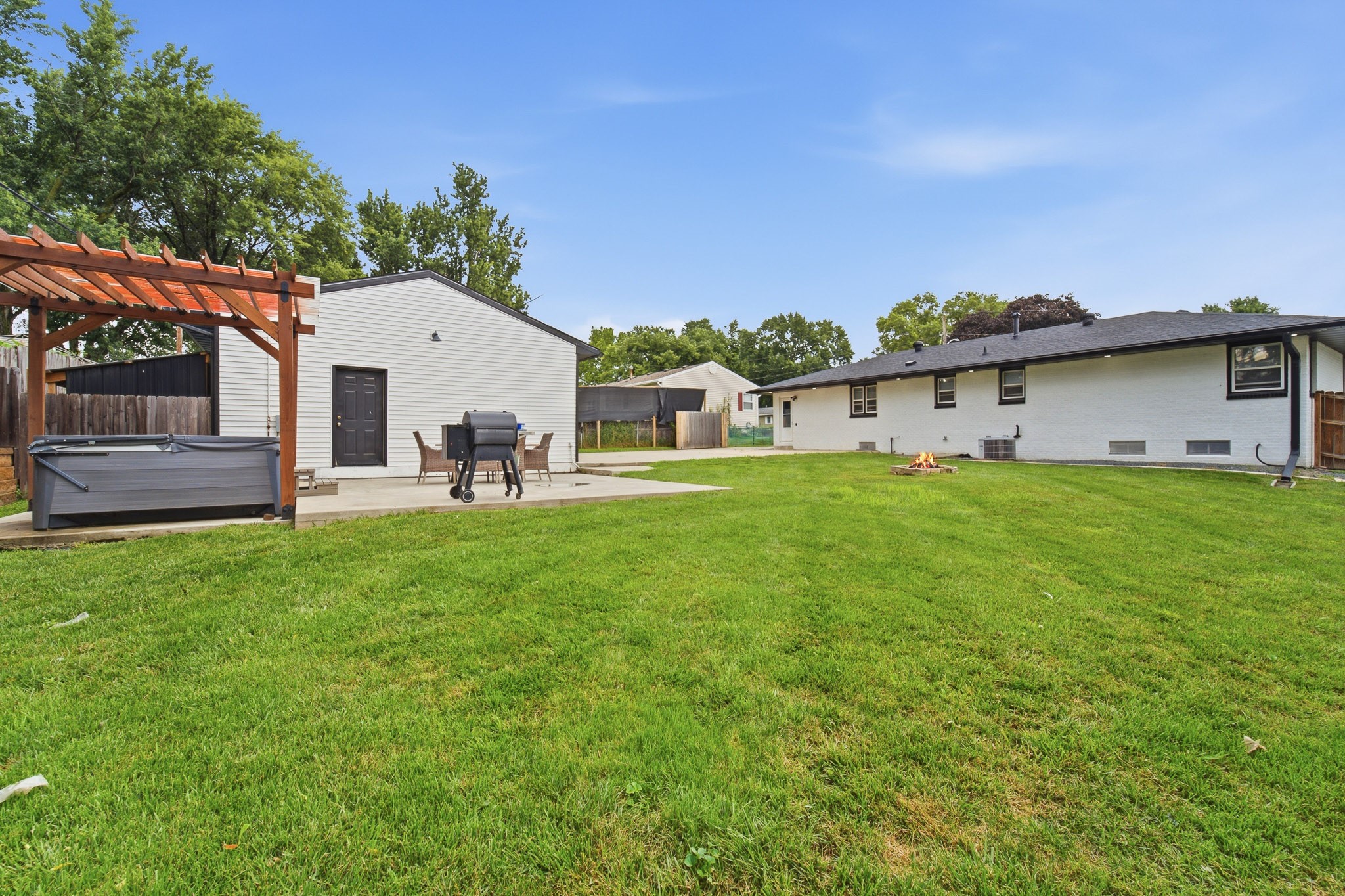 8026 Warren Drive Property Photo 8