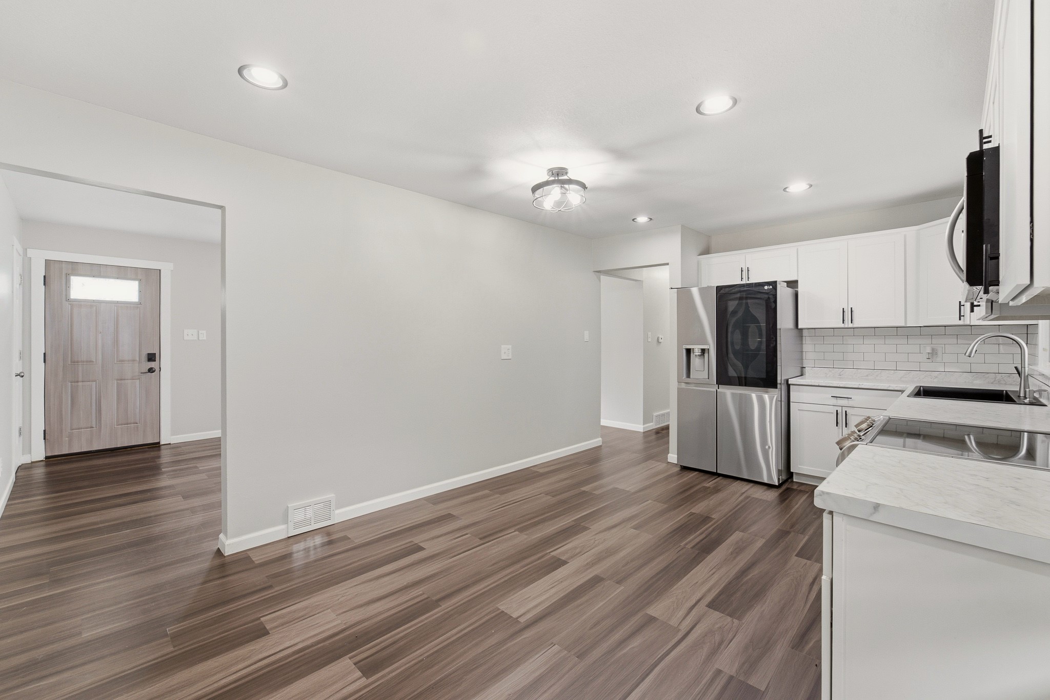 8026 Warren Drive Property Photo 15