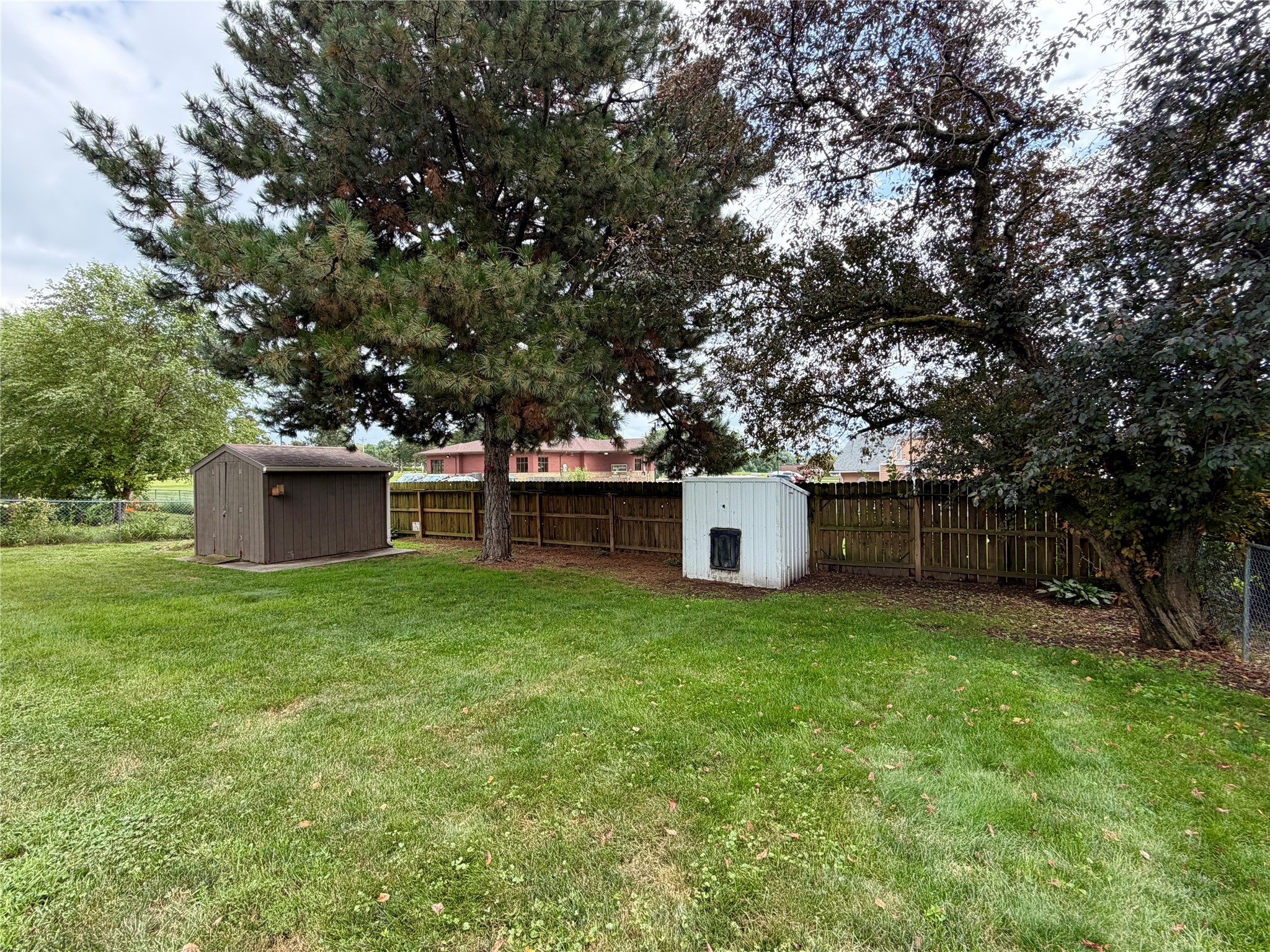 2421 N 2nd Avenue E Property Photo 15