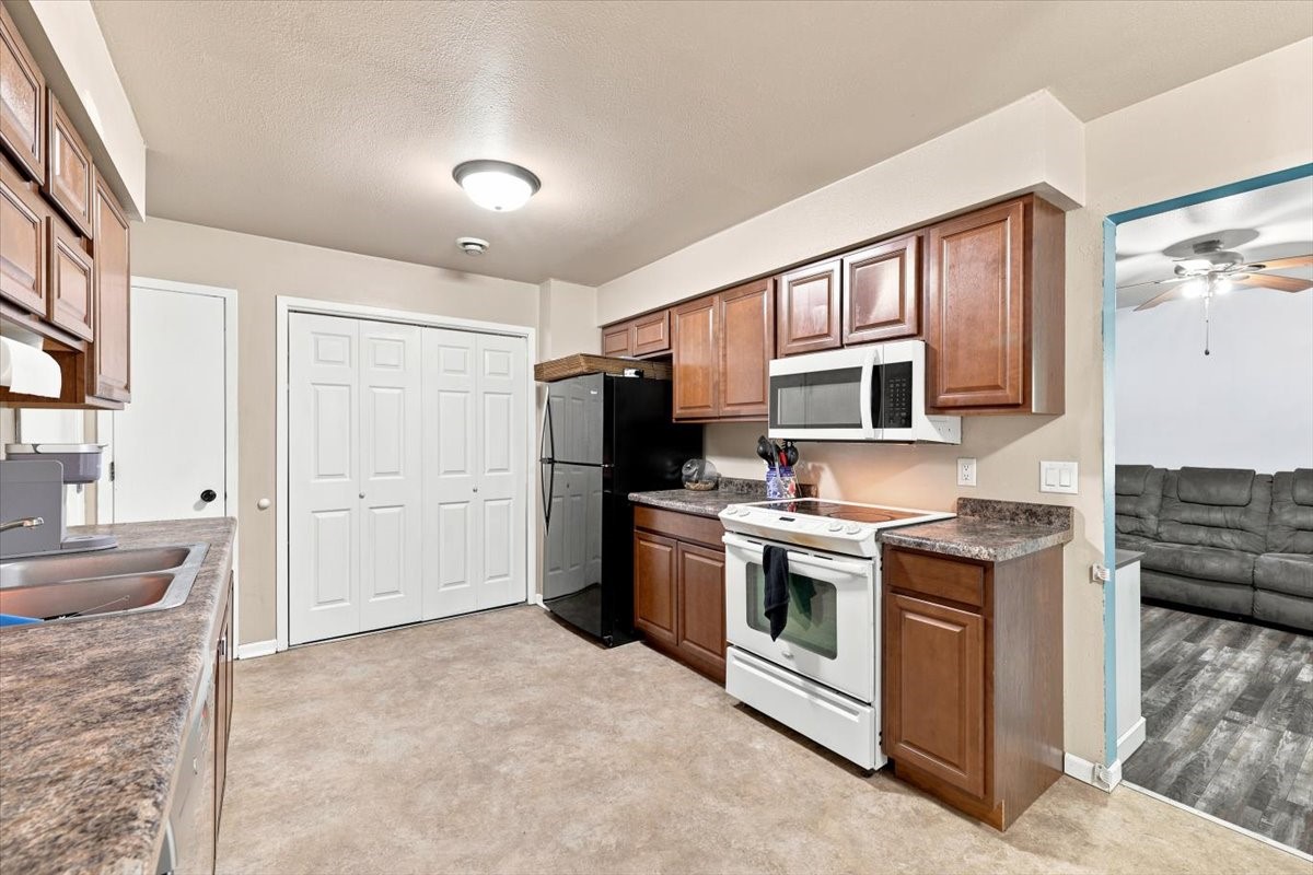 12 Washington Place Property Photo 8