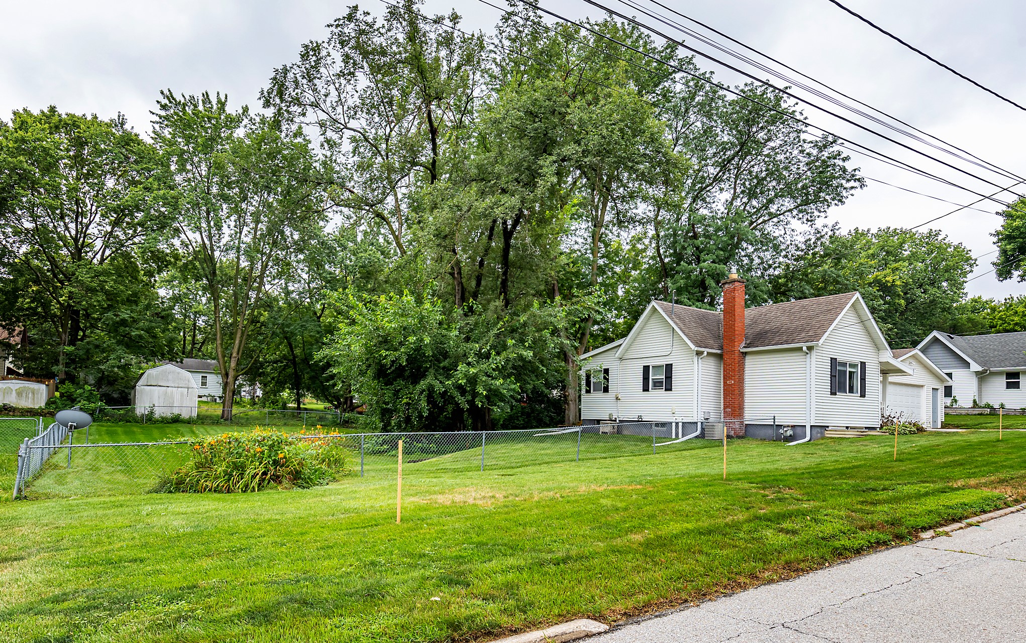 618 Loomis Avenue Property Photo 3