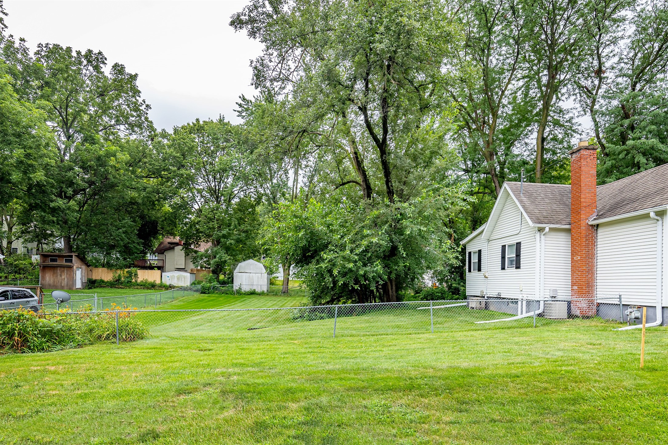 618 Loomis Avenue Property Photo 4