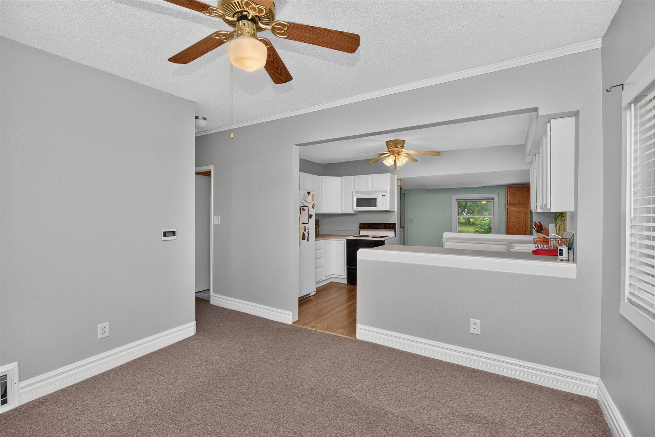 618 Loomis Avenue Property Photo 7