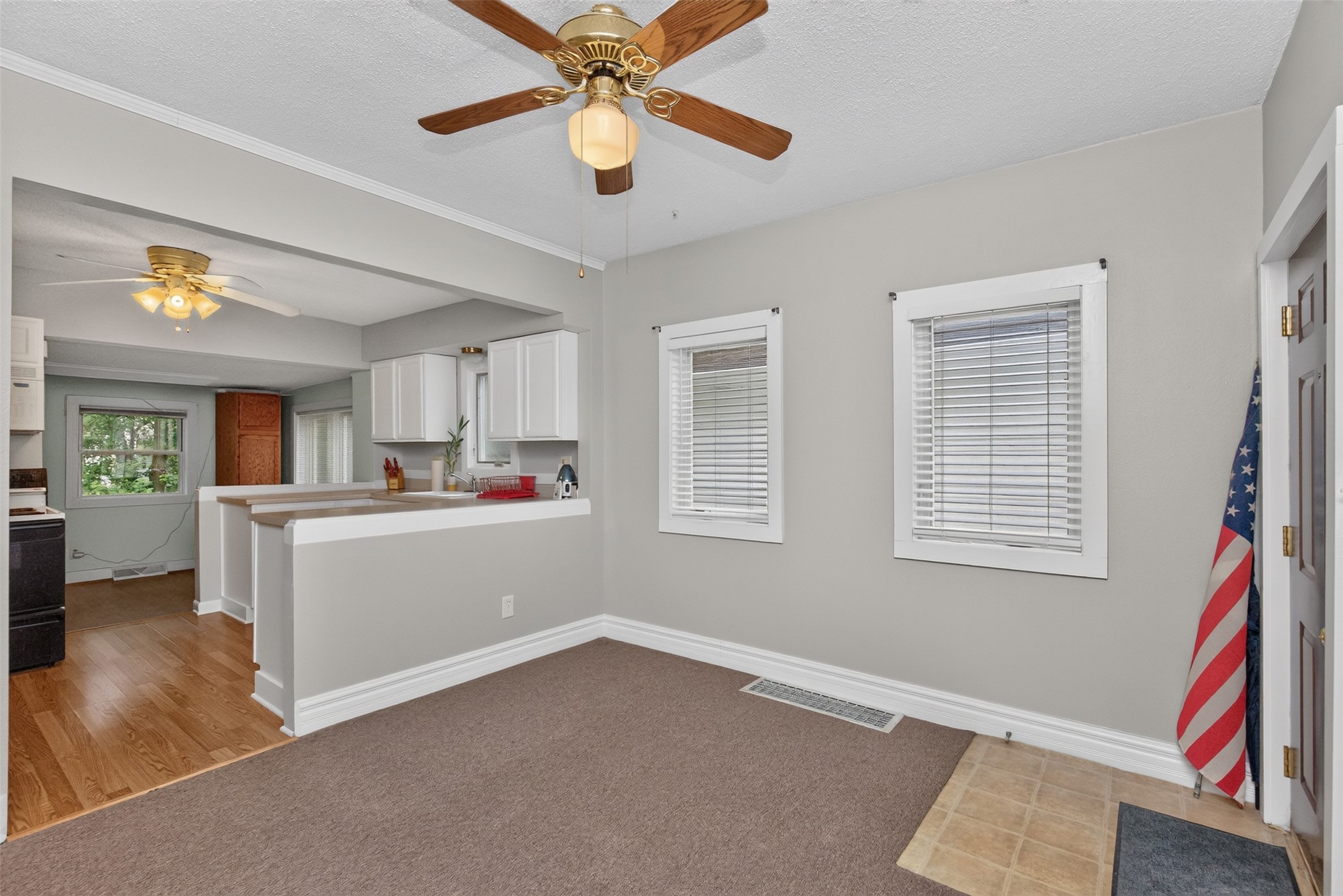 618 Loomis Avenue Property Photo 8