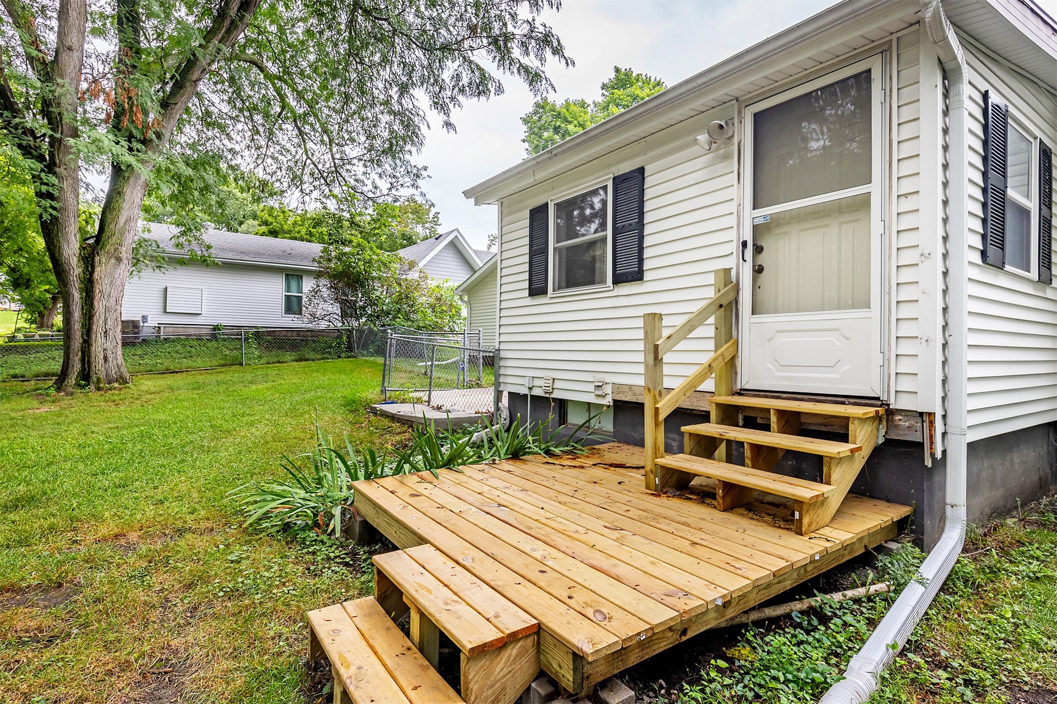 618 Loomis Avenue Property Photo 24
