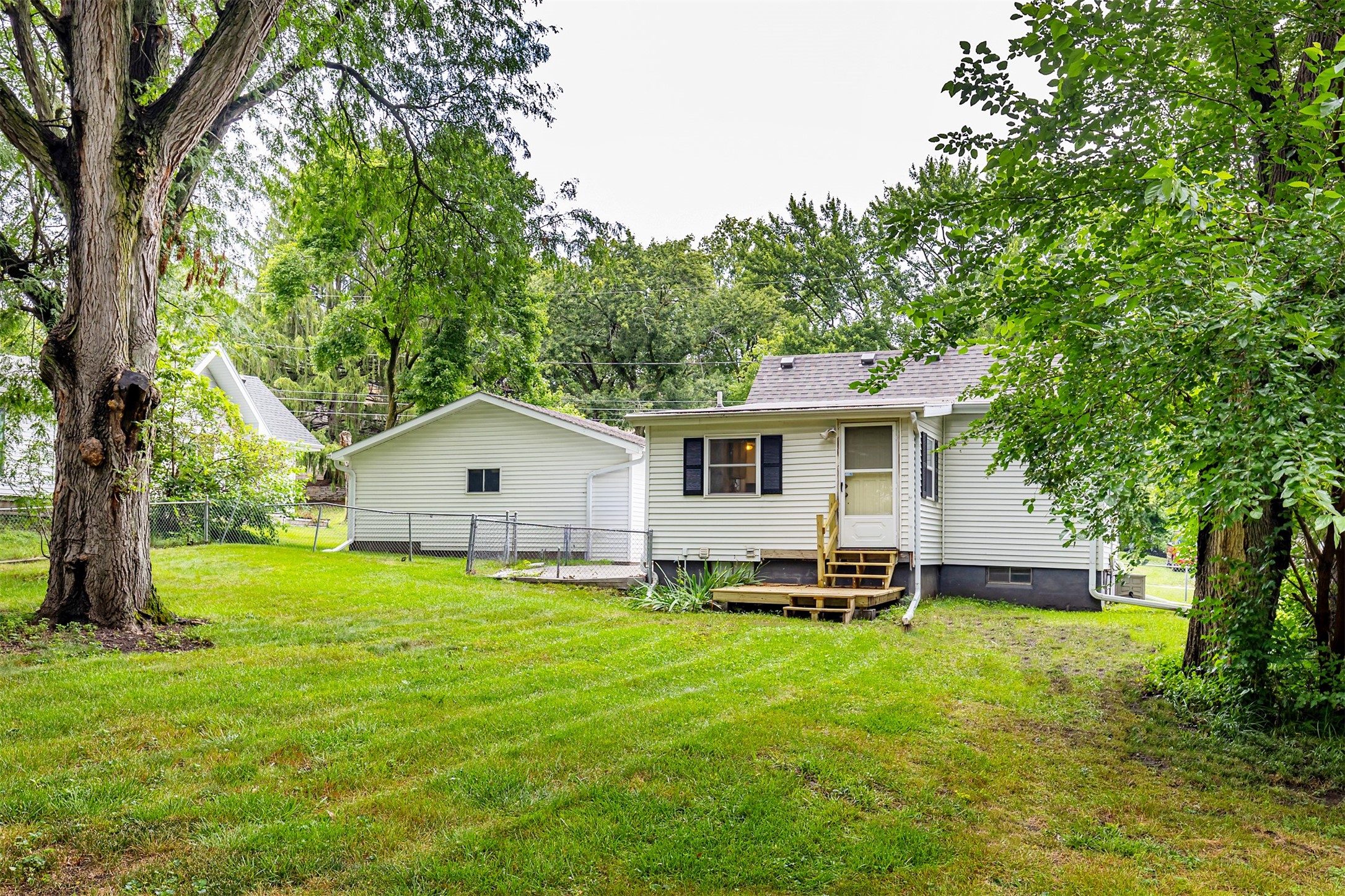 618 Loomis Avenue Property Photo 27