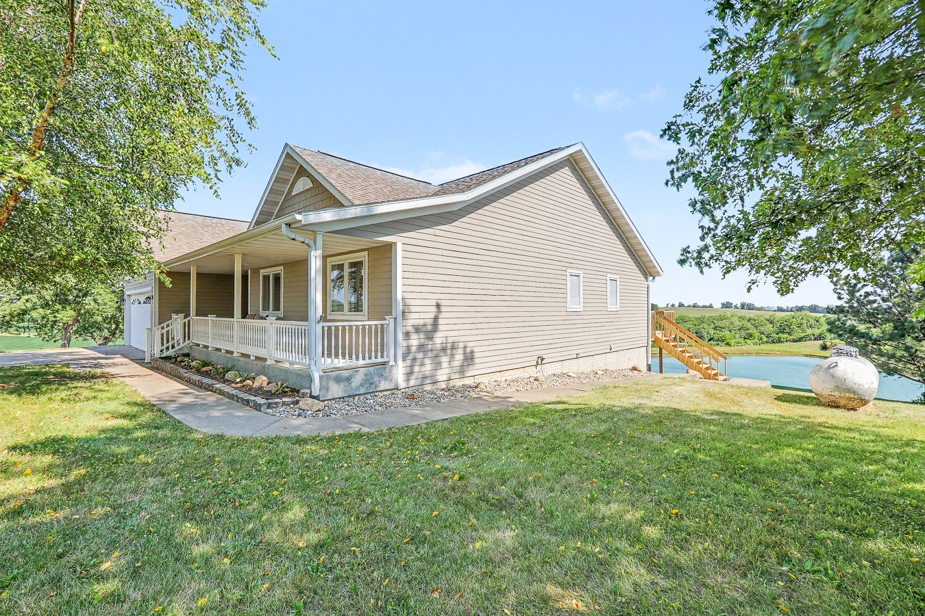 1836 Eaton Avenue Property Photo 3