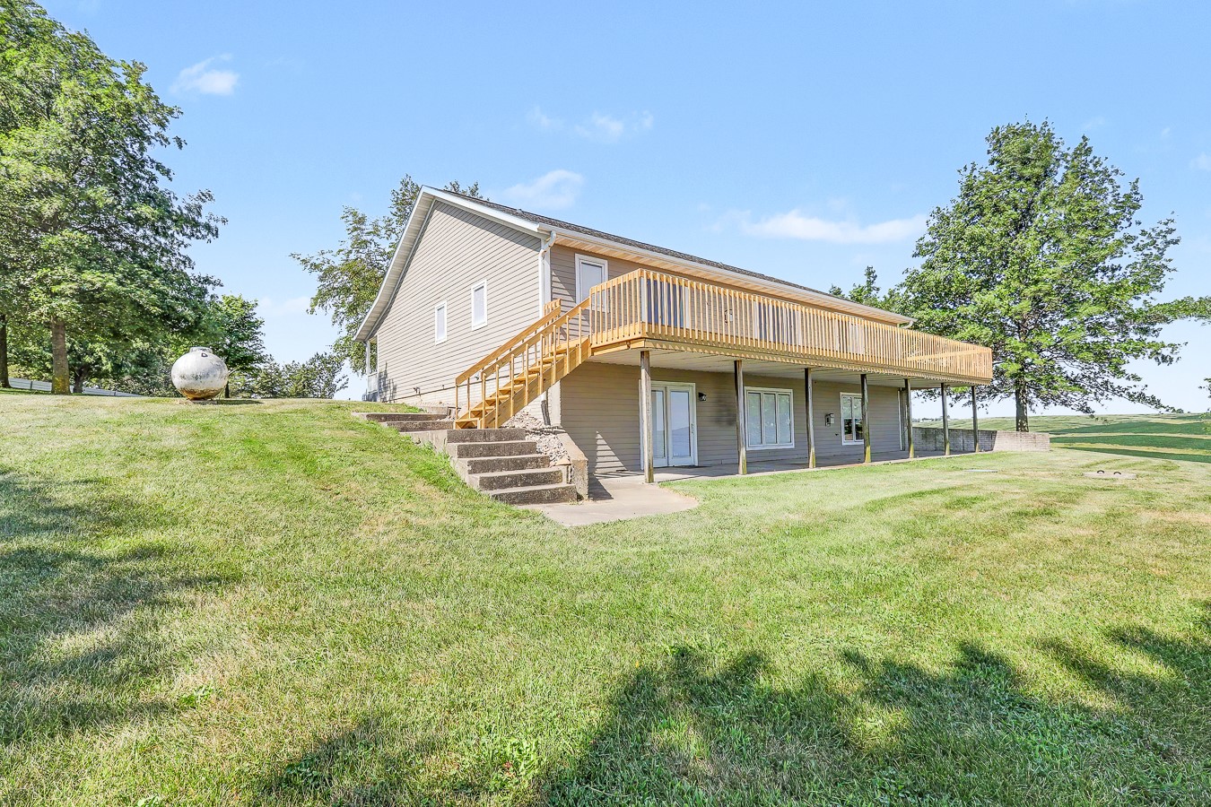1836 Eaton Avenue Property Photo 4