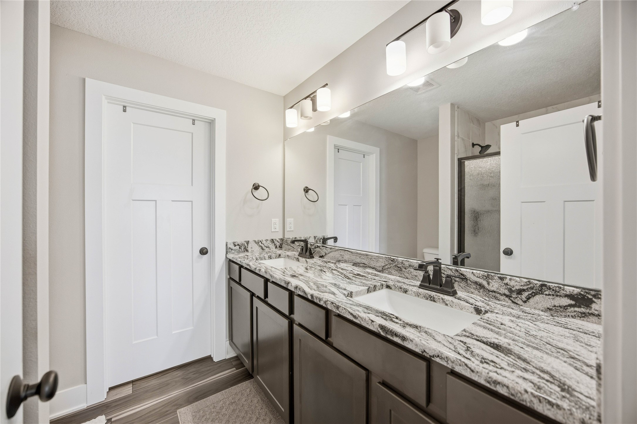 706 Ne Country Meadow Drive Property Photo 12
