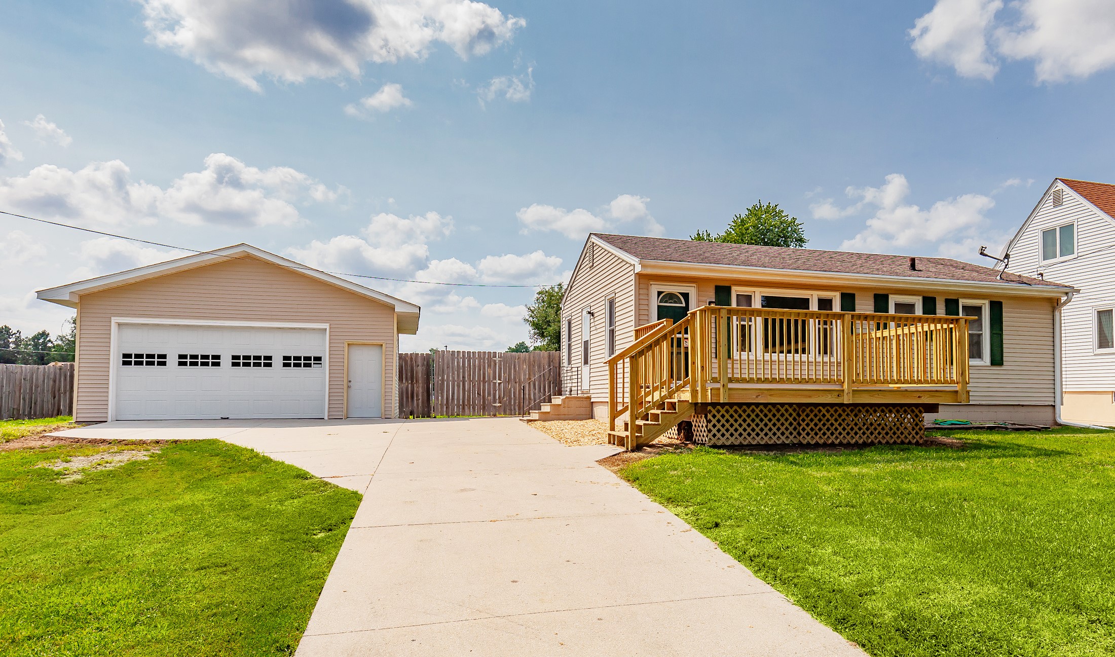 2020 E 40th Street Property Photo 1
