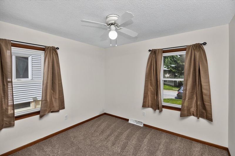 2020 E 40th Street Property Photo 9