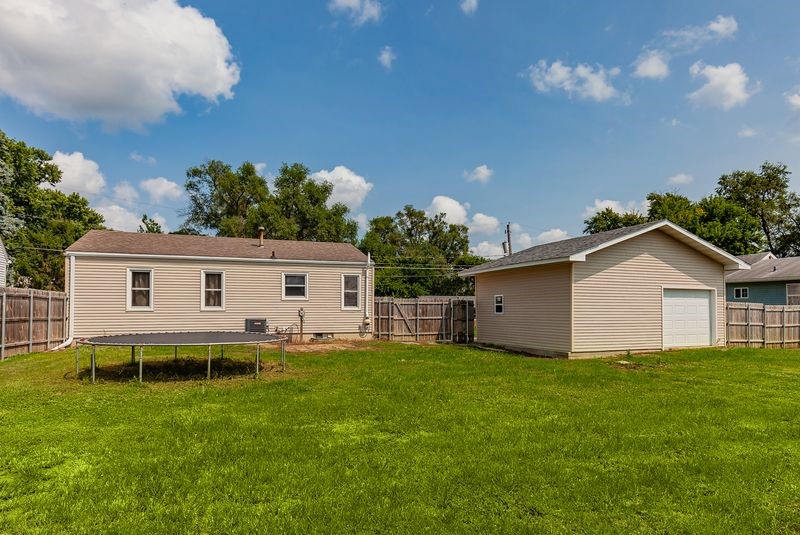 2020 E 40th Street Property Photo 17