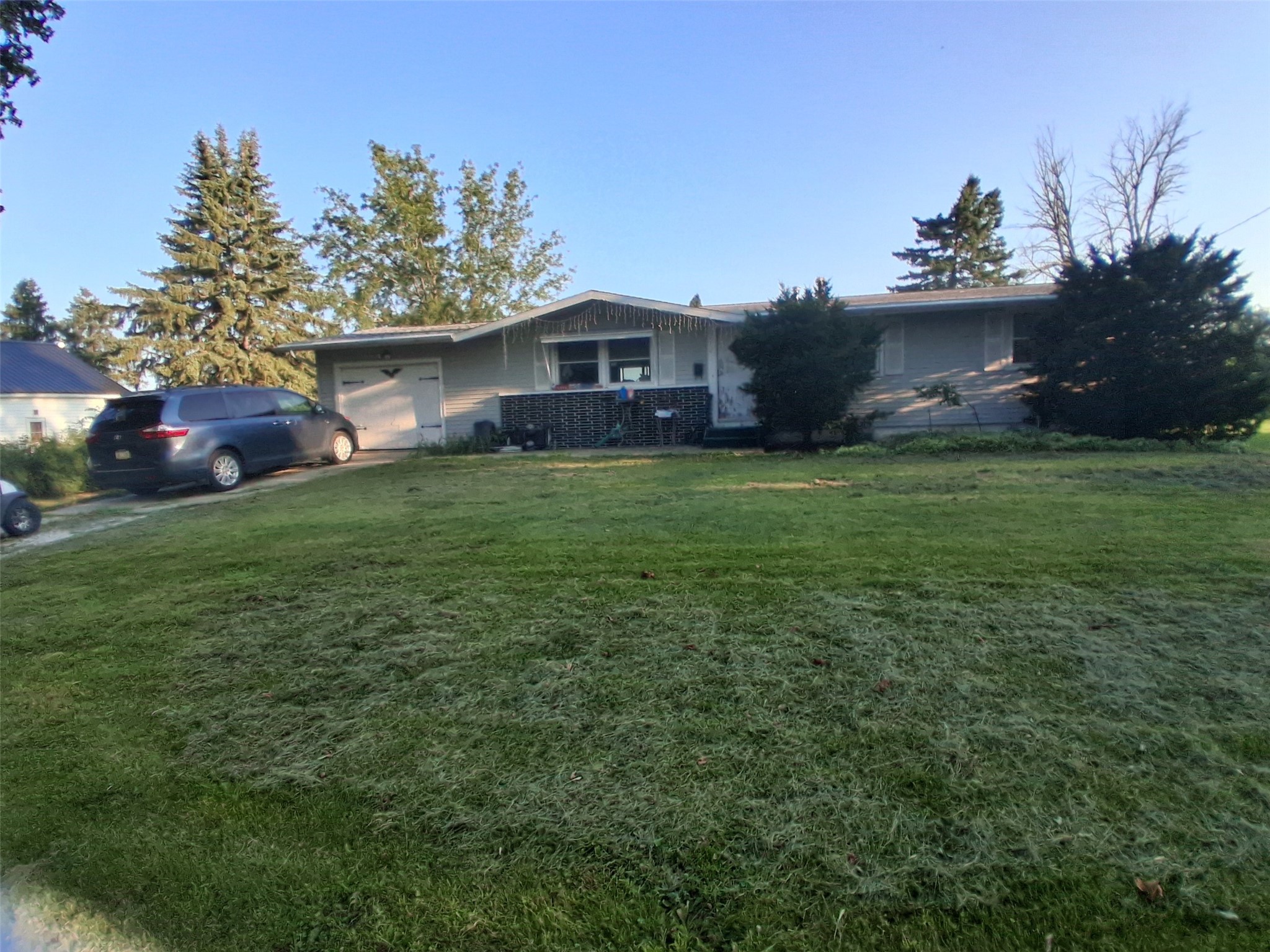 710 10th Avenue Property Photo 1