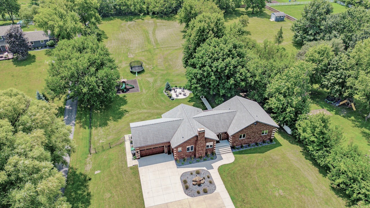 305 Ne 54th Street Property Photo