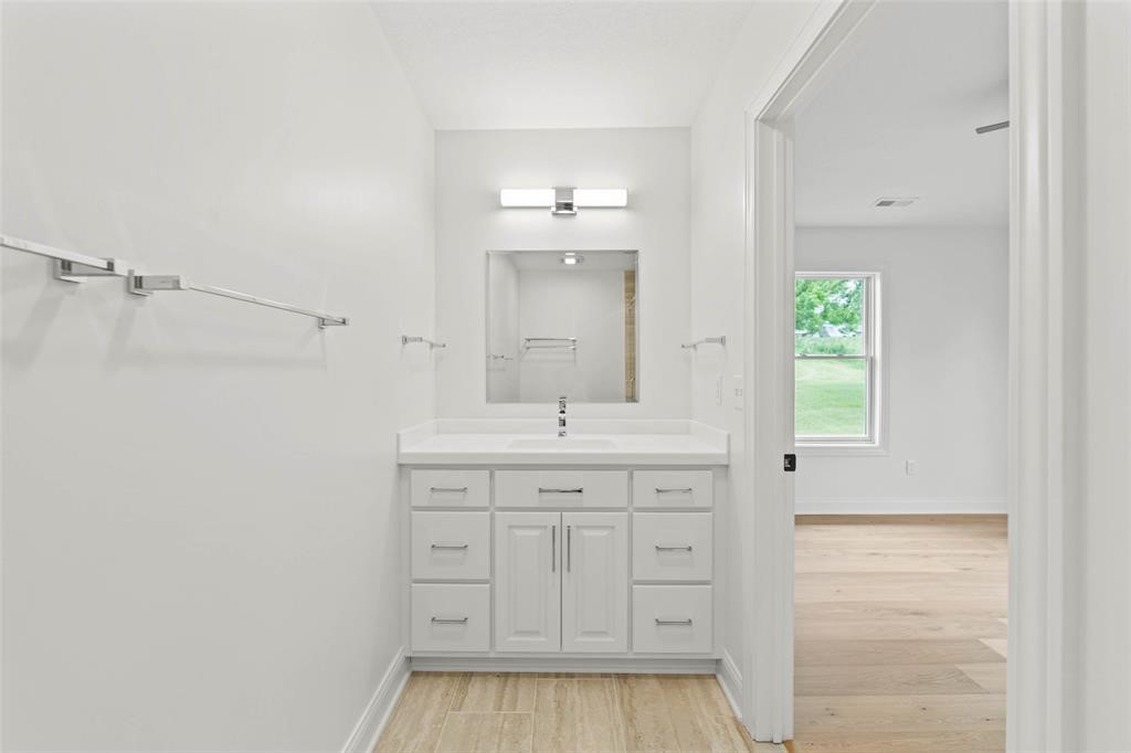 1805 S 8th Avenue E Property Photo 22