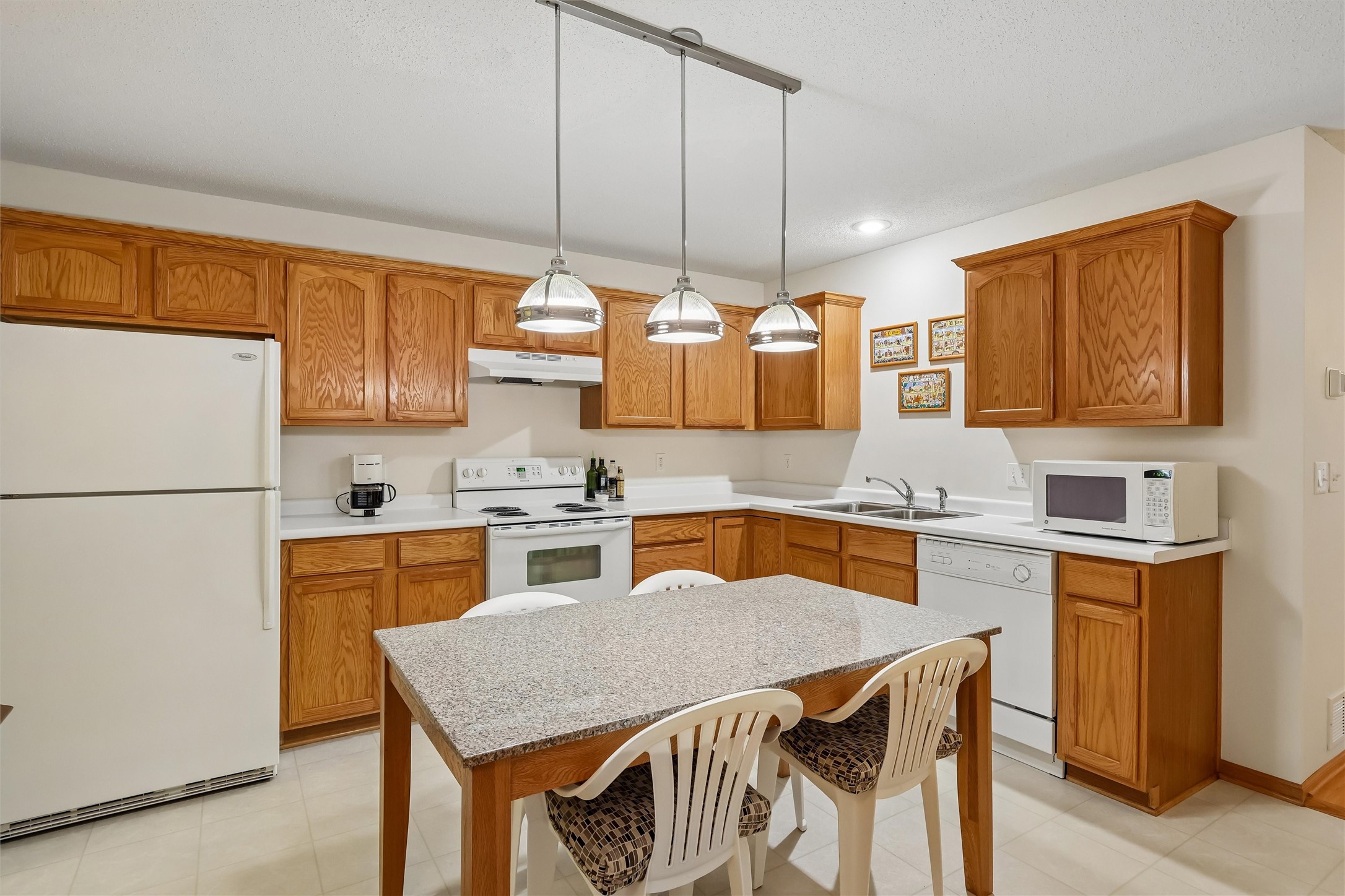 12409 Douglas Parkway Property Photo 4