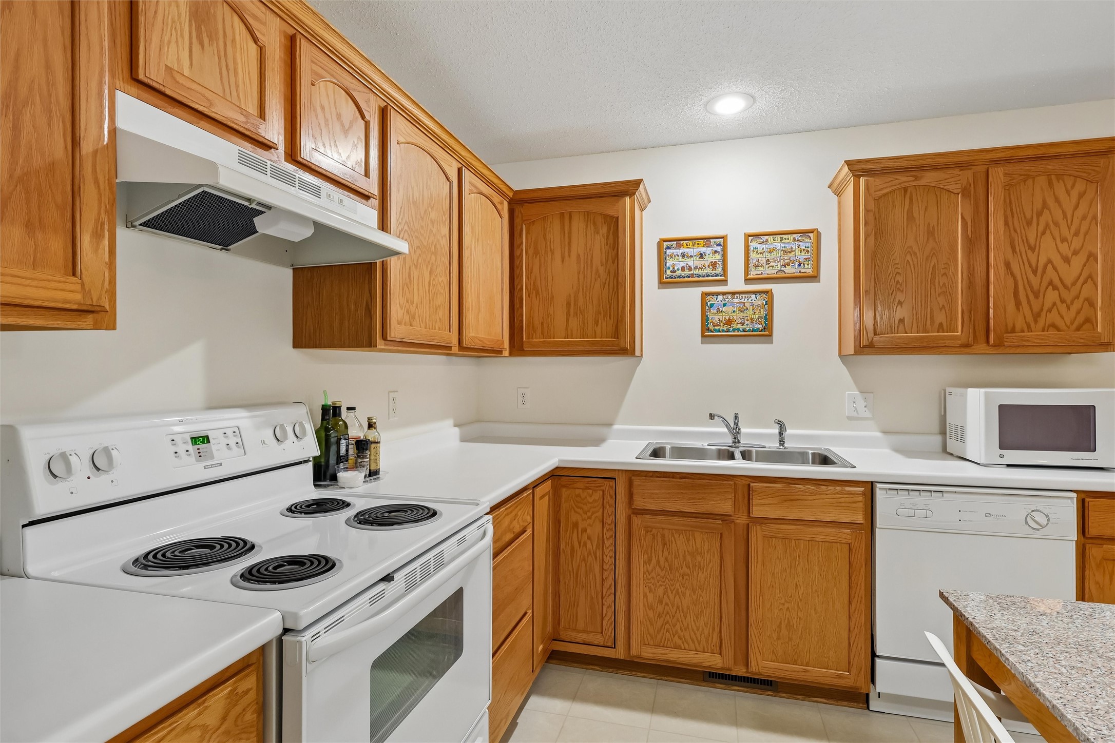12409 Douglas Parkway Property Photo 9