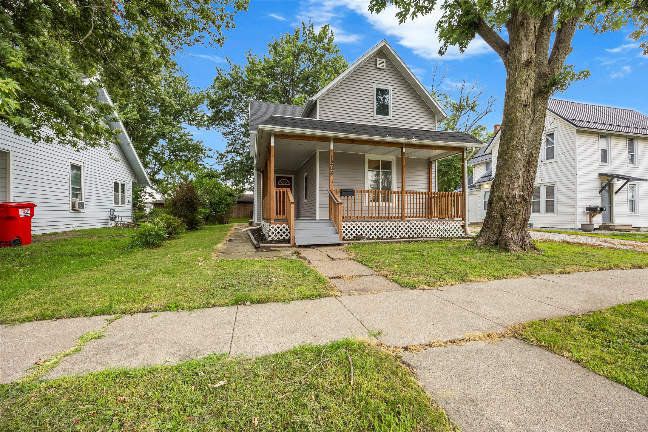 1208 Green Avenue Property Photo 1