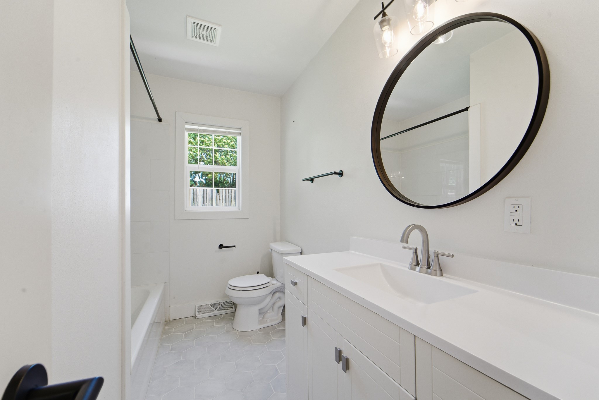 412 Independence Street Property Photo 21