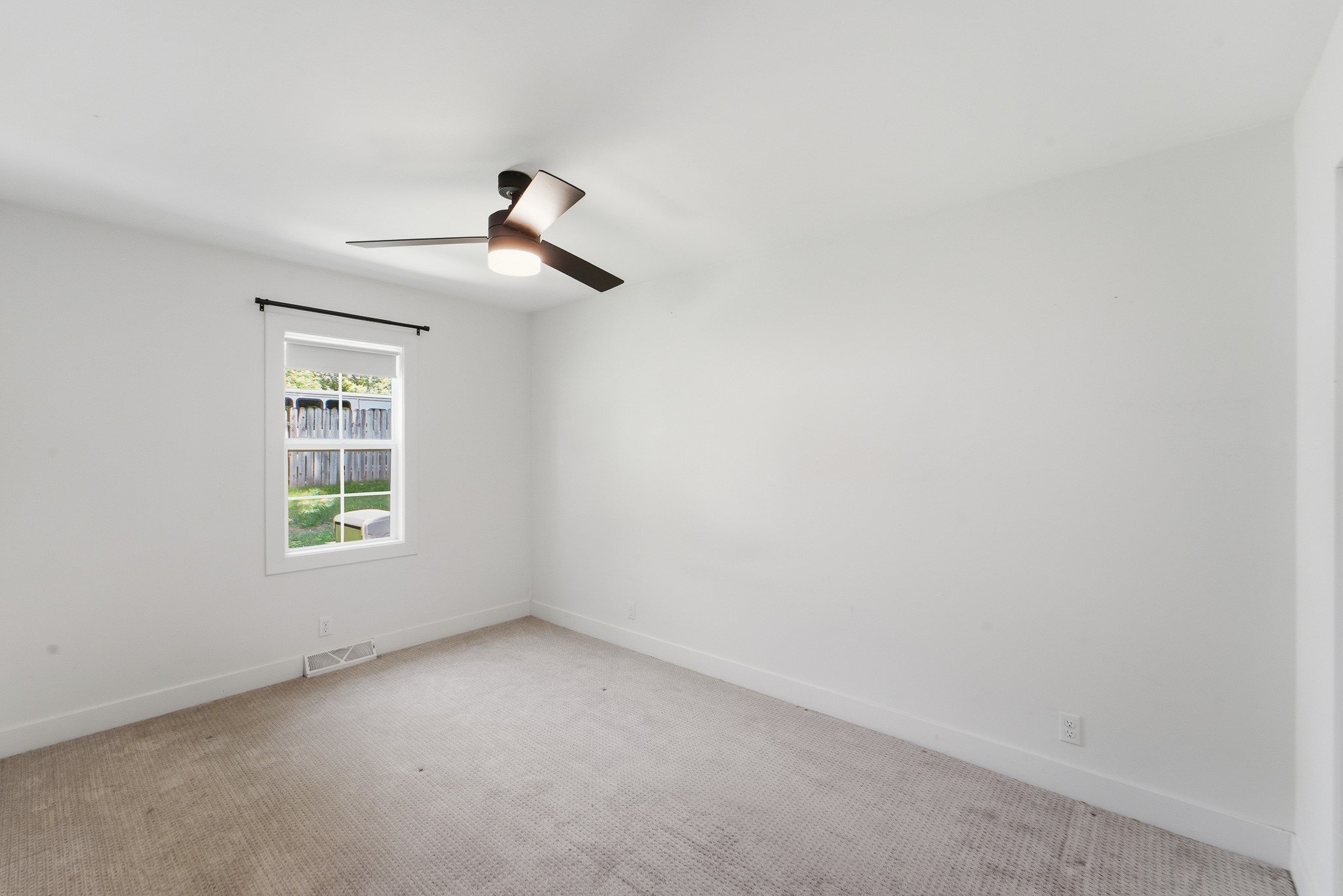 412 Independence Street Property Photo 23