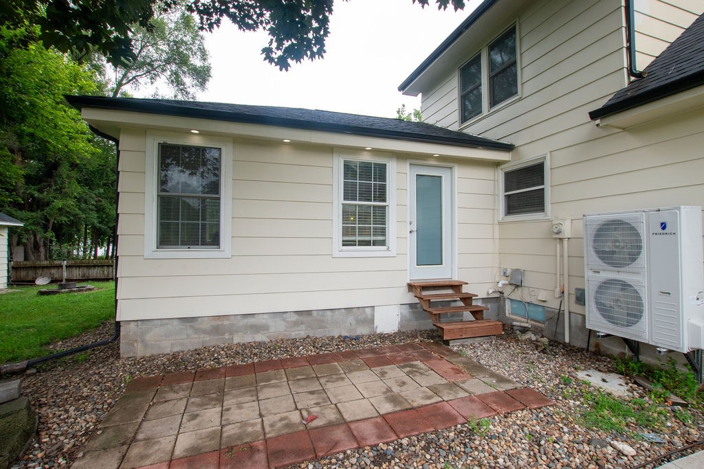 4609 Merced Street Property Photo 6