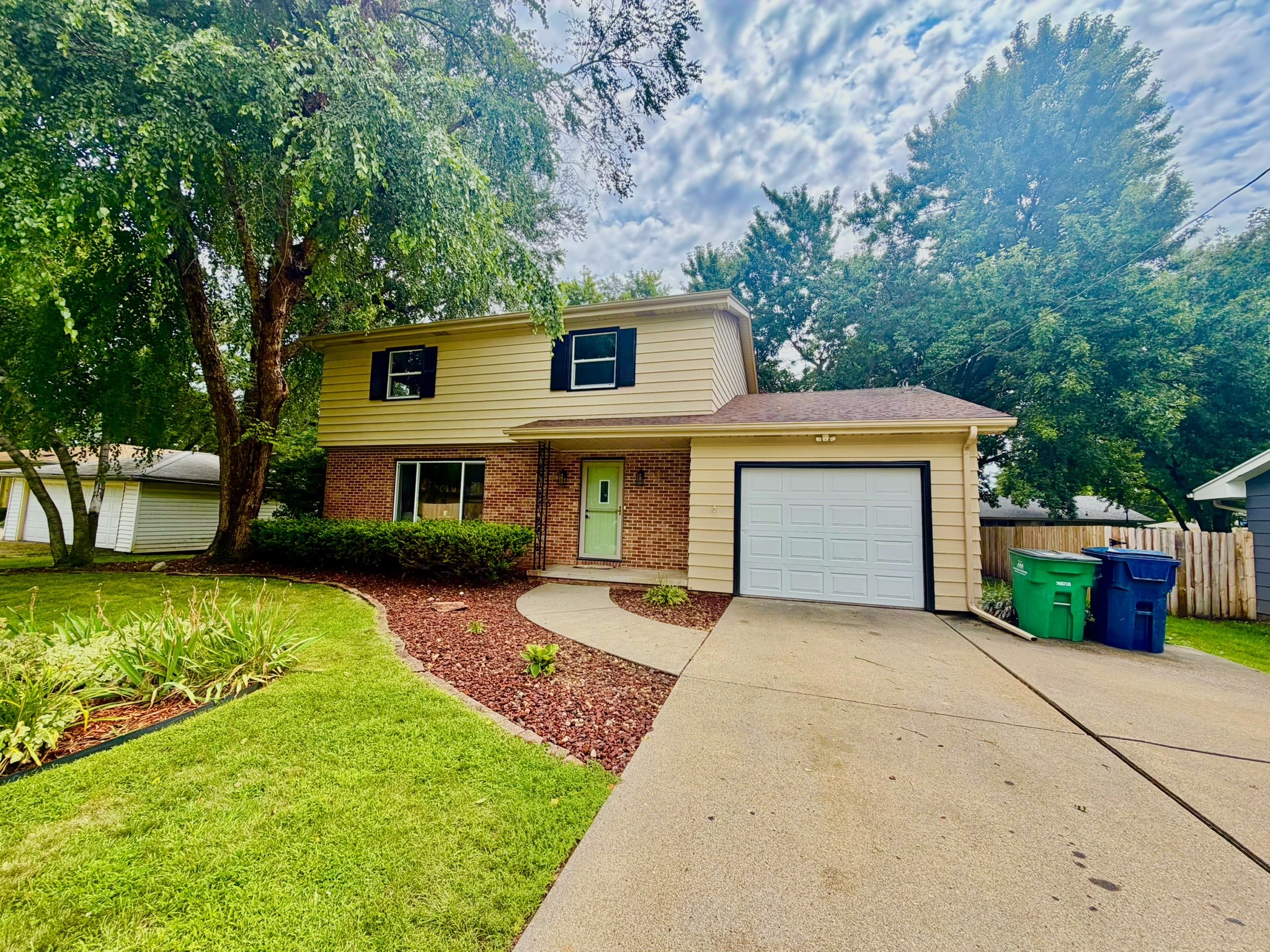 8304 Airline Avenue Property Photo 1