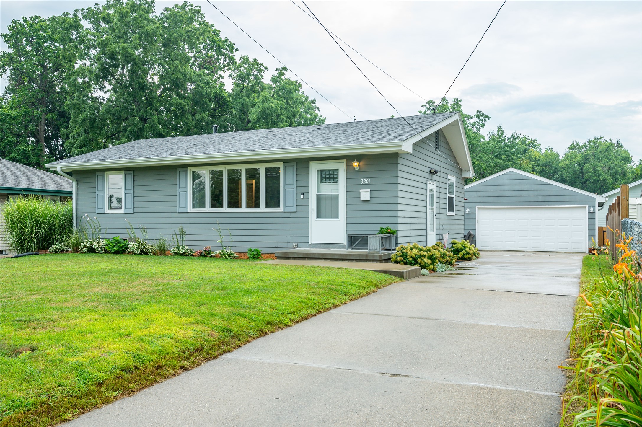 3201 E Ovid Avenue Property Photo 1