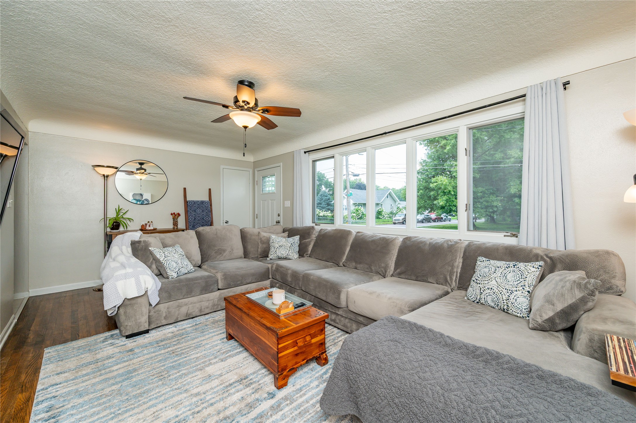 3201 E Ovid Avenue Property Photo 2